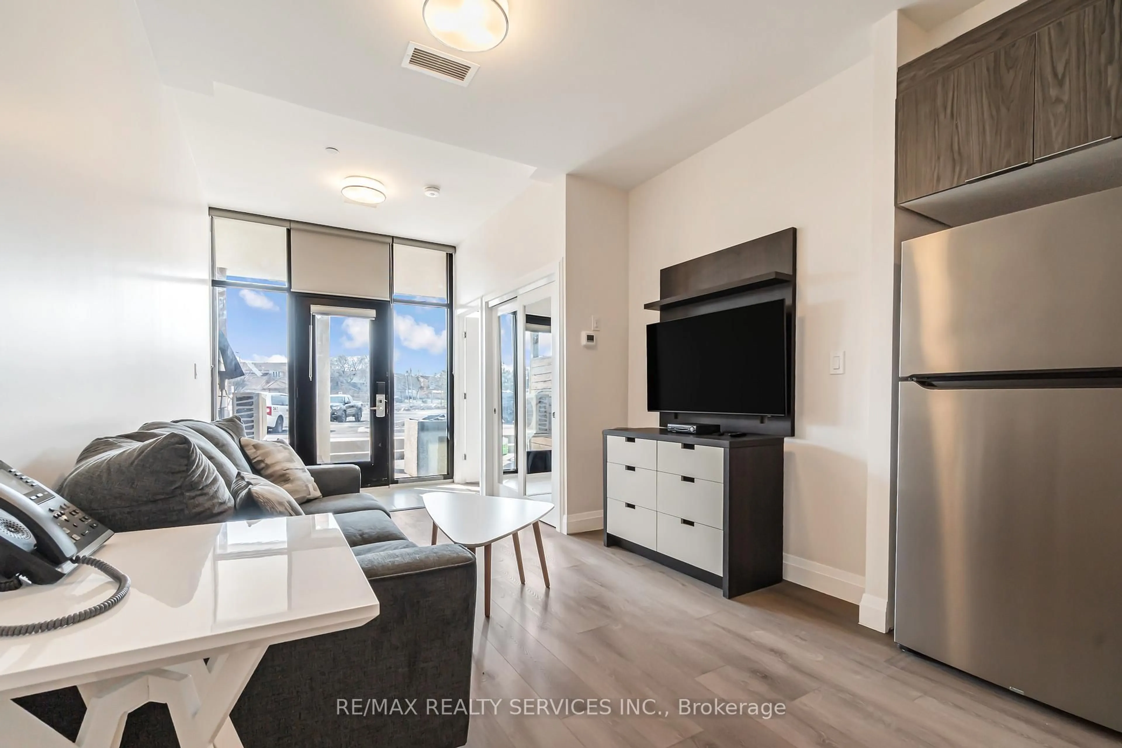 Living room with furniture, unknown for 30 DEAN PARK Rd ##5, Toronto Ontario M1B 3H1