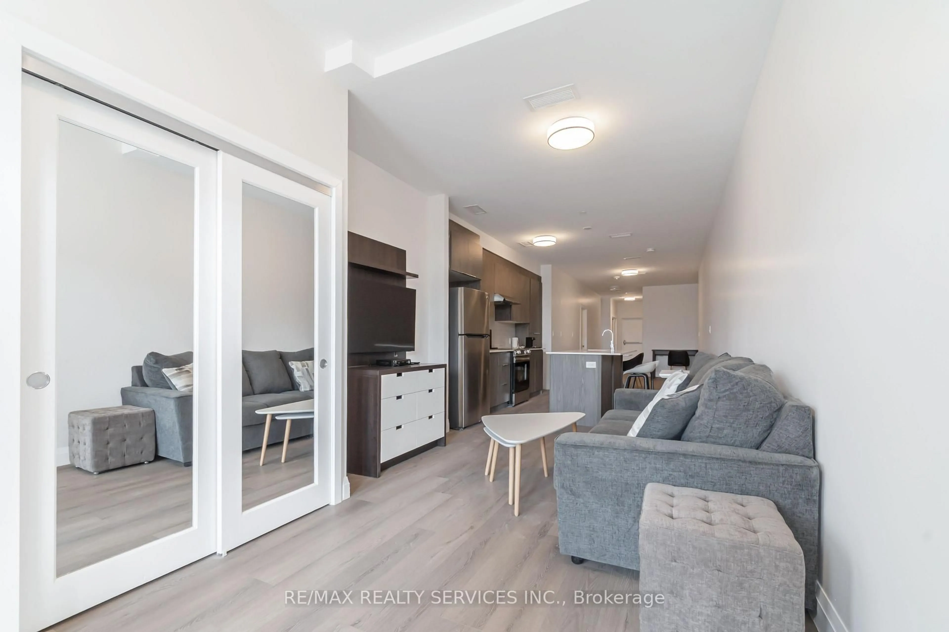 Living room with furniture, unknown for 30 DEAN PARK Rd ##5, Toronto Ontario M1B 3H1