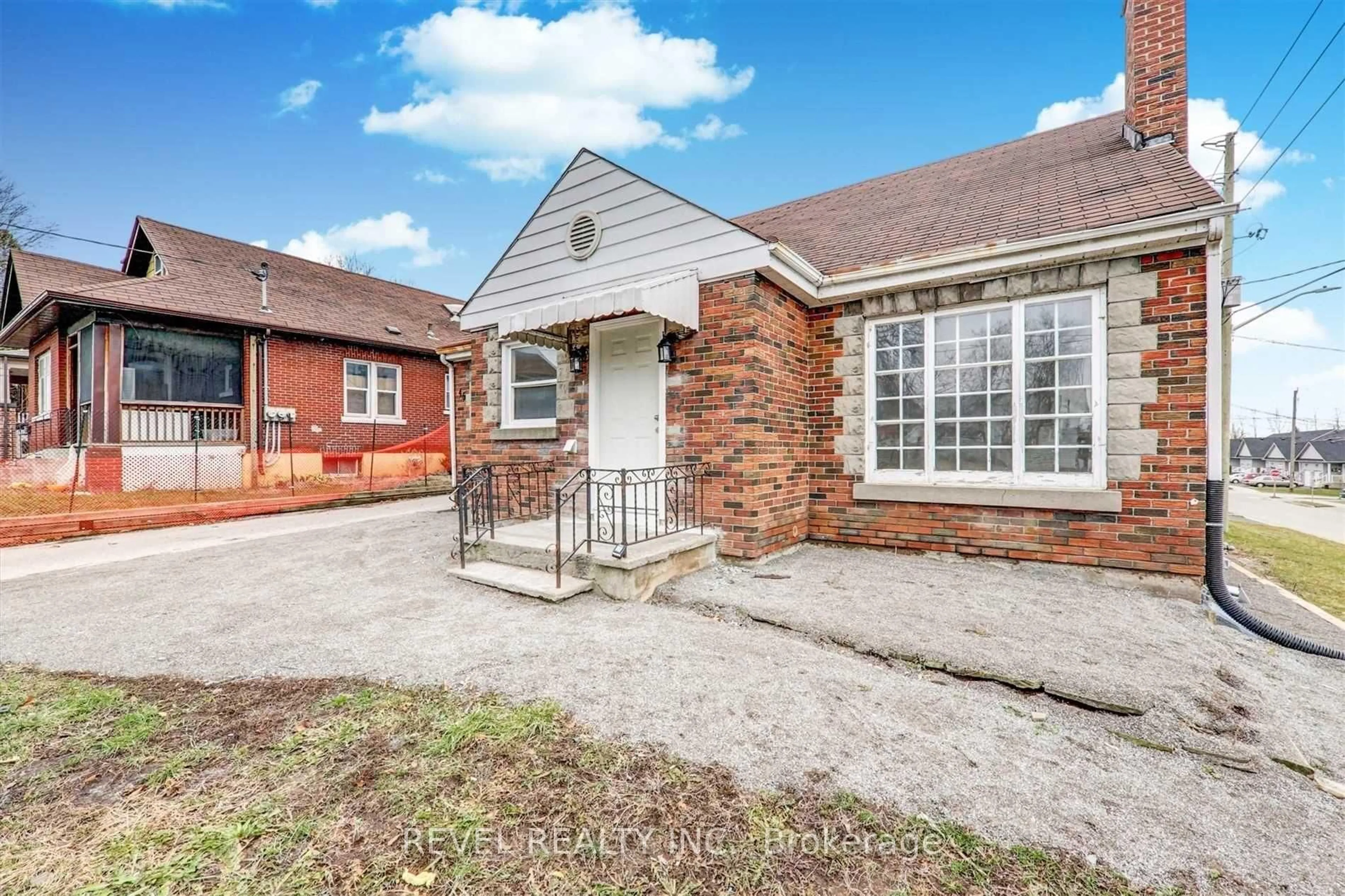 Home with brick exterior material, street for 45 Fairbanks St, Oshawa Ontario L1H 2L7