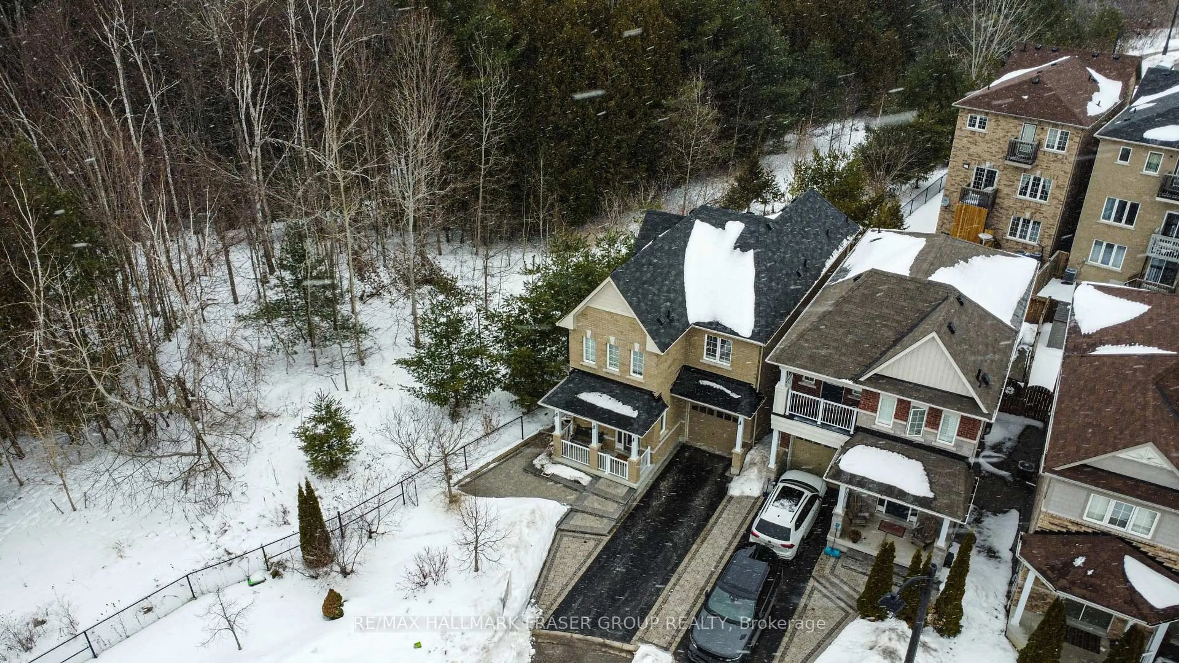 A pic from outside/outdoor area/front of a property/back of a property/a pic from drone, unknown for 1562 Brandy Crt, Pickering Ontario L1X 0C8
