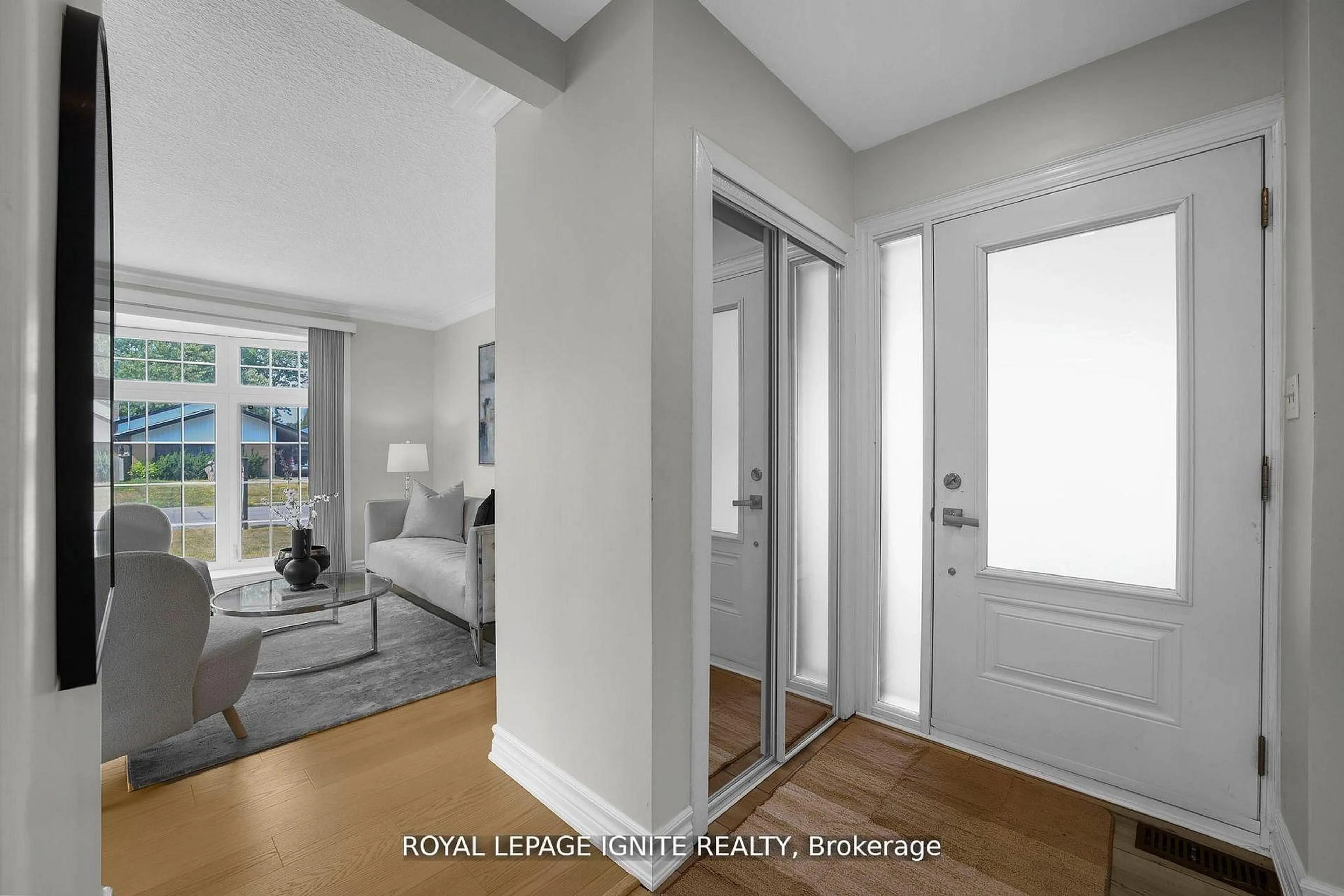 Indoor entryway for 47 Deerfield Rd, Toronto Ontario M1K 4X2