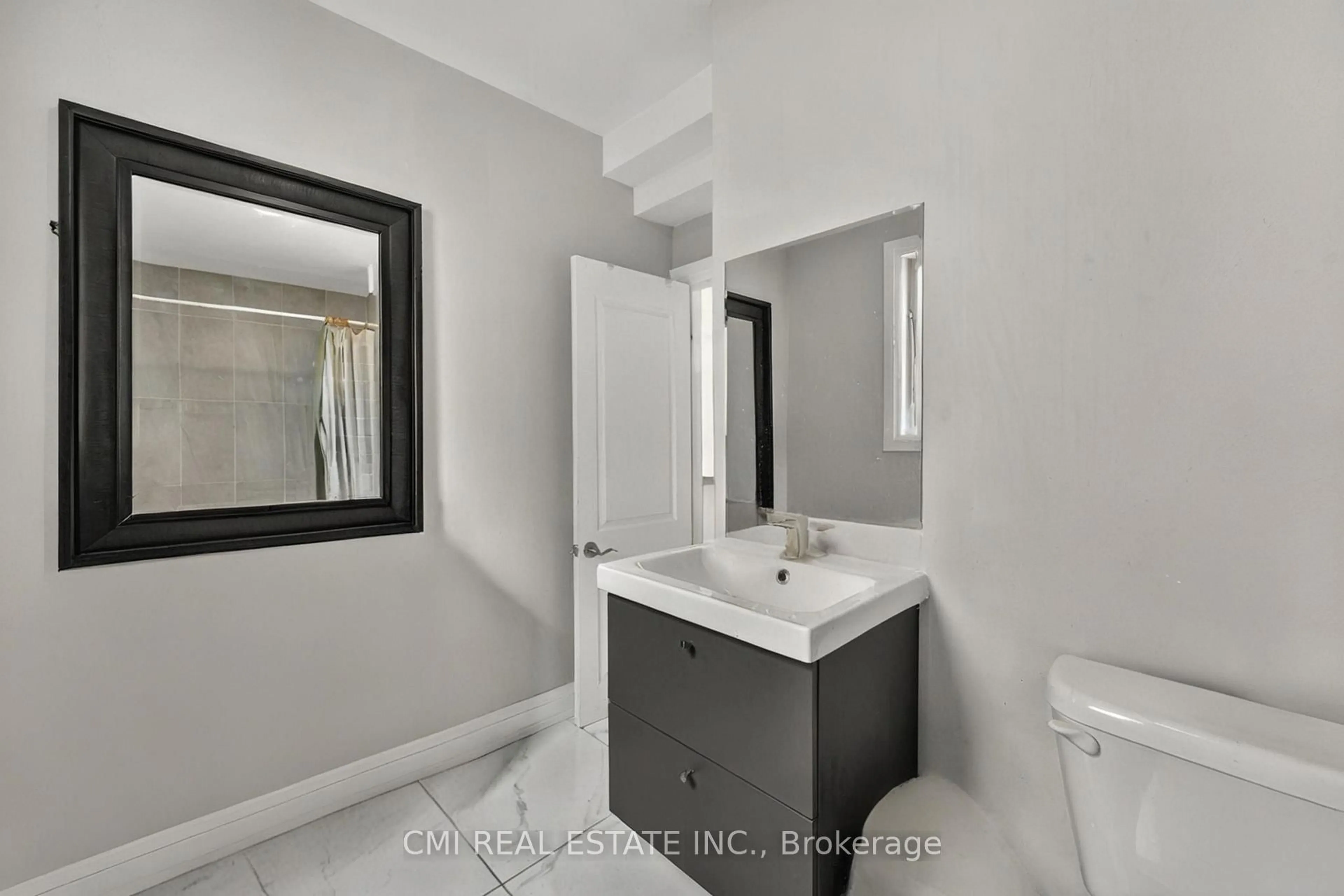 Standard bathroom, ceramic/tile floor for 20 Jeavons Ave, Toronto Ontario M1K 1S8