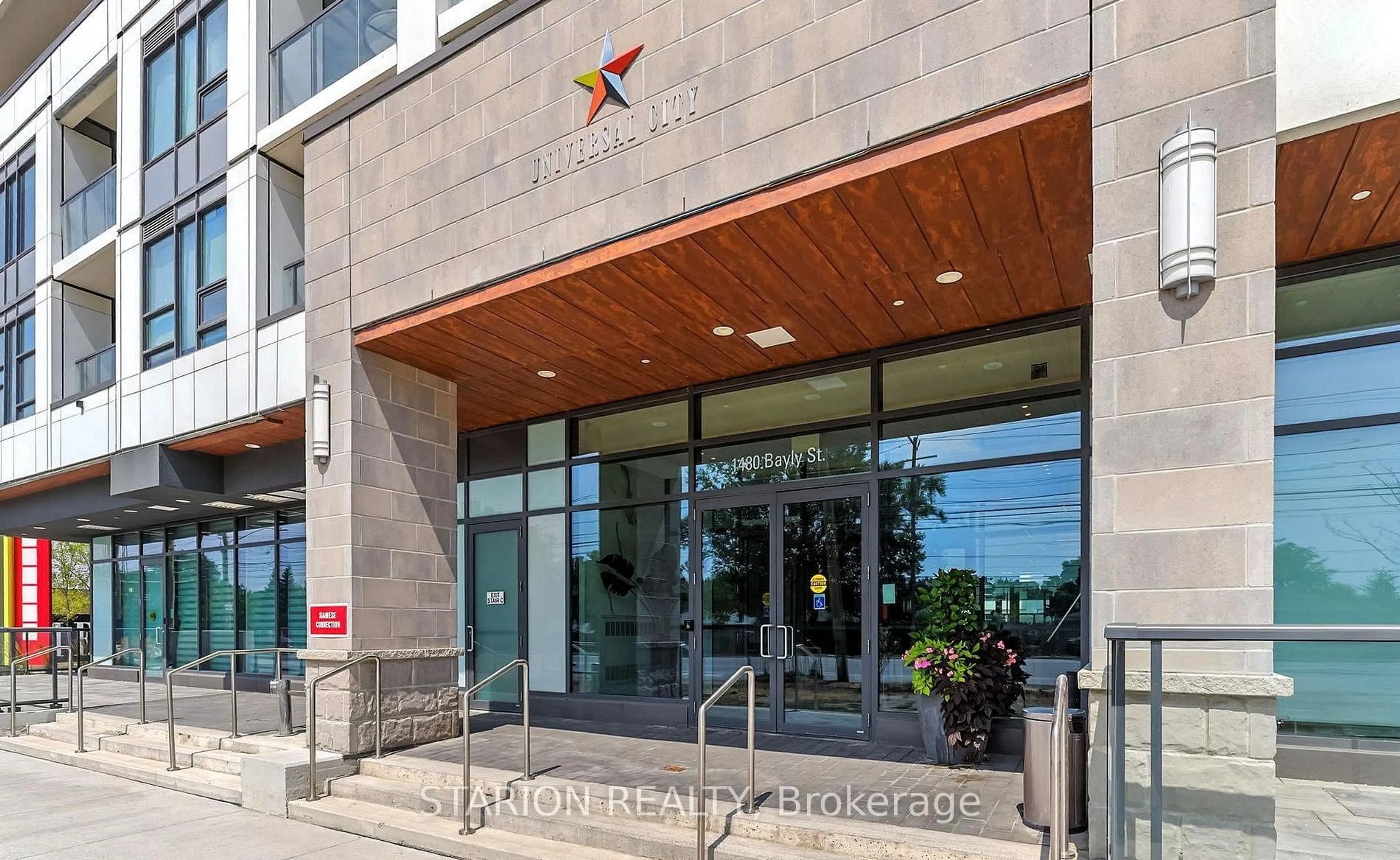 Indoor foyer for 1480 Bayly St #322, Pickering Ontario L1W 0C2