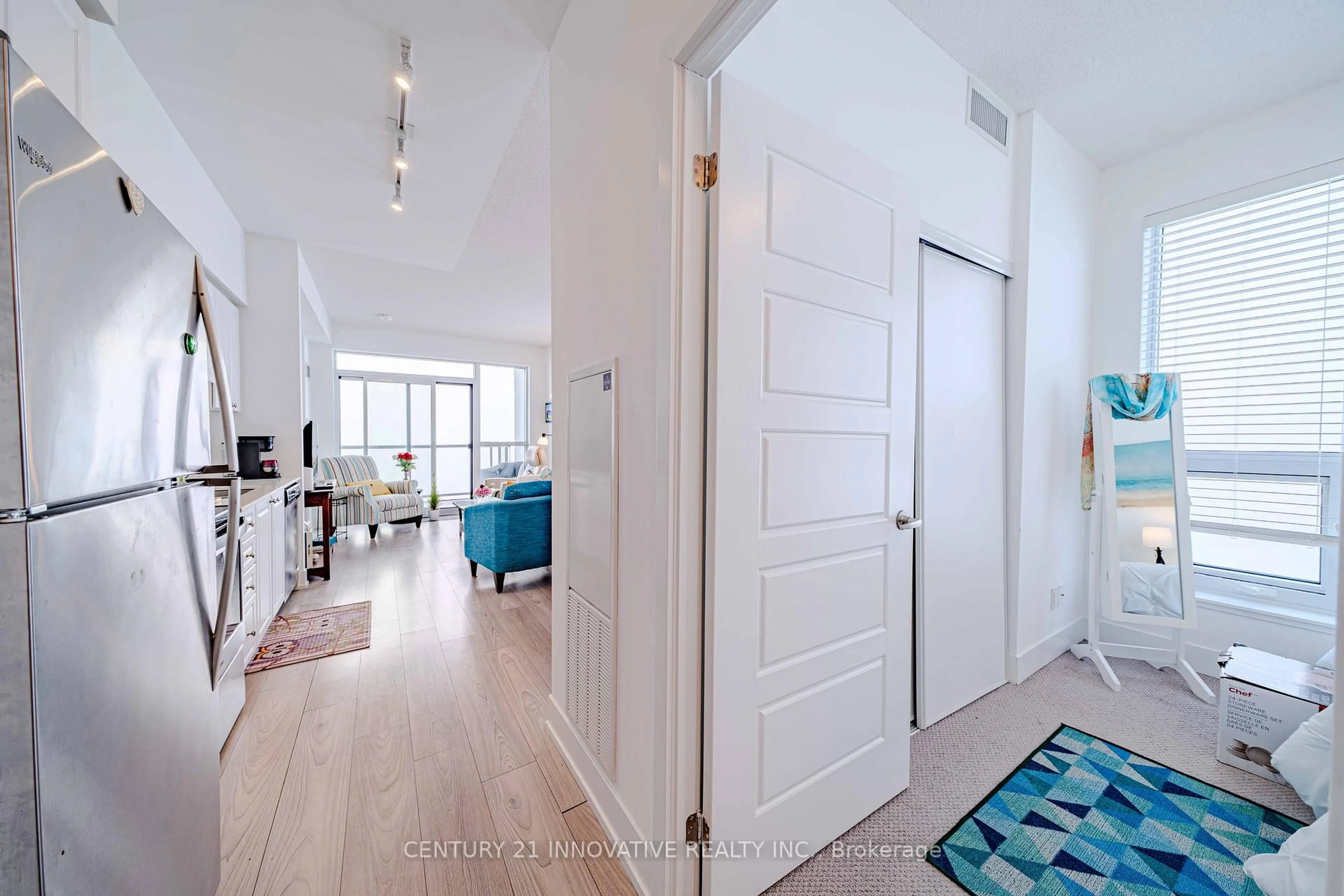 Indoor entryway for 1255 Bayly St #2207, Pickering Ontario L1W 0B6