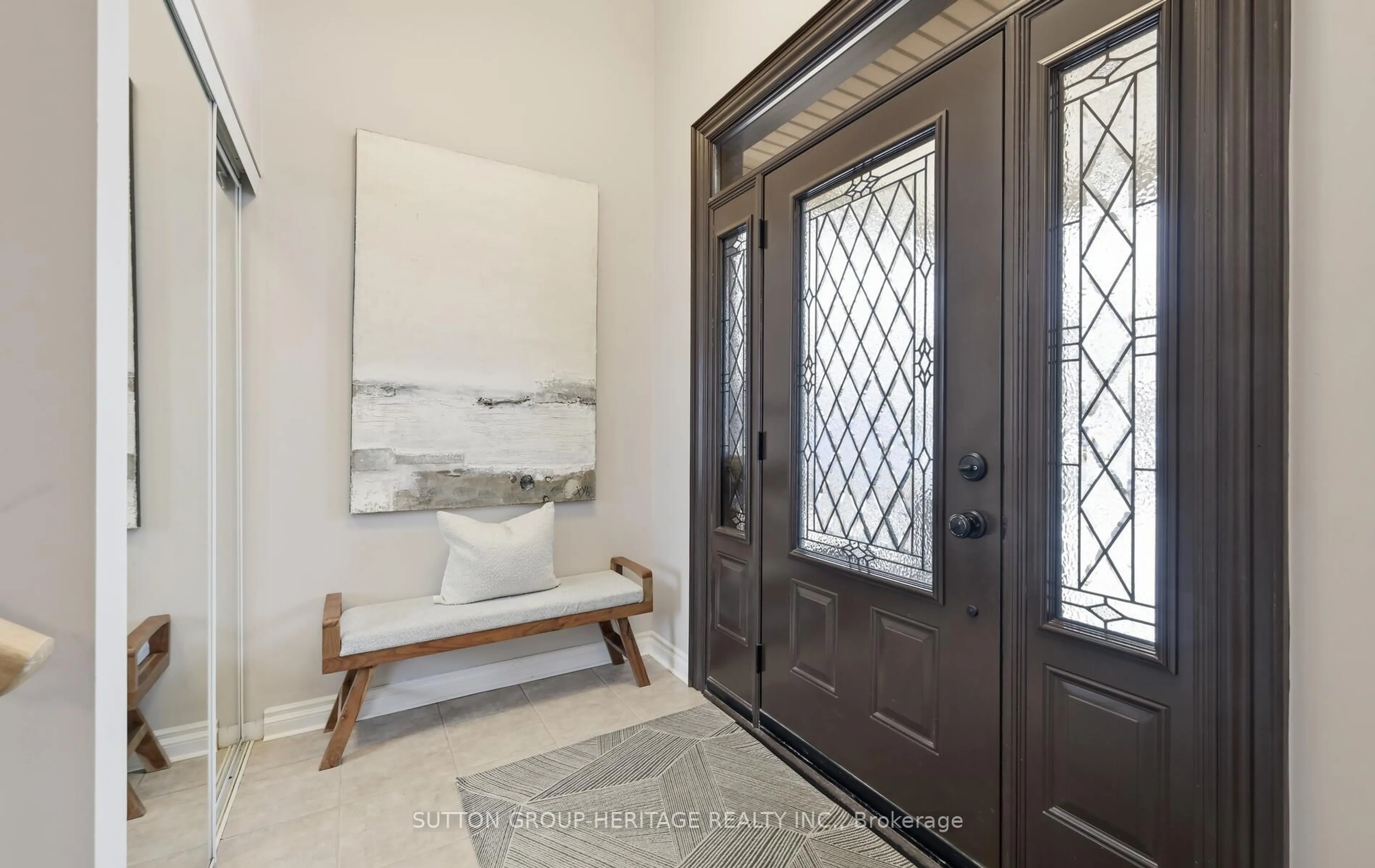 Indoor entryway for 1423 Ashgrove Cres, Oshawa Ontario L1K 2W4