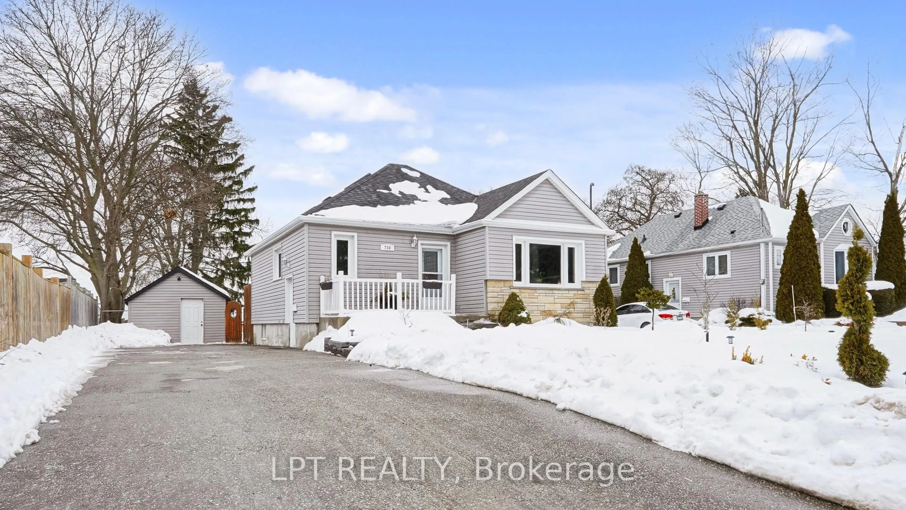 Unknown for 734 Hortop St, Oshawa Ontario L1G 4N9