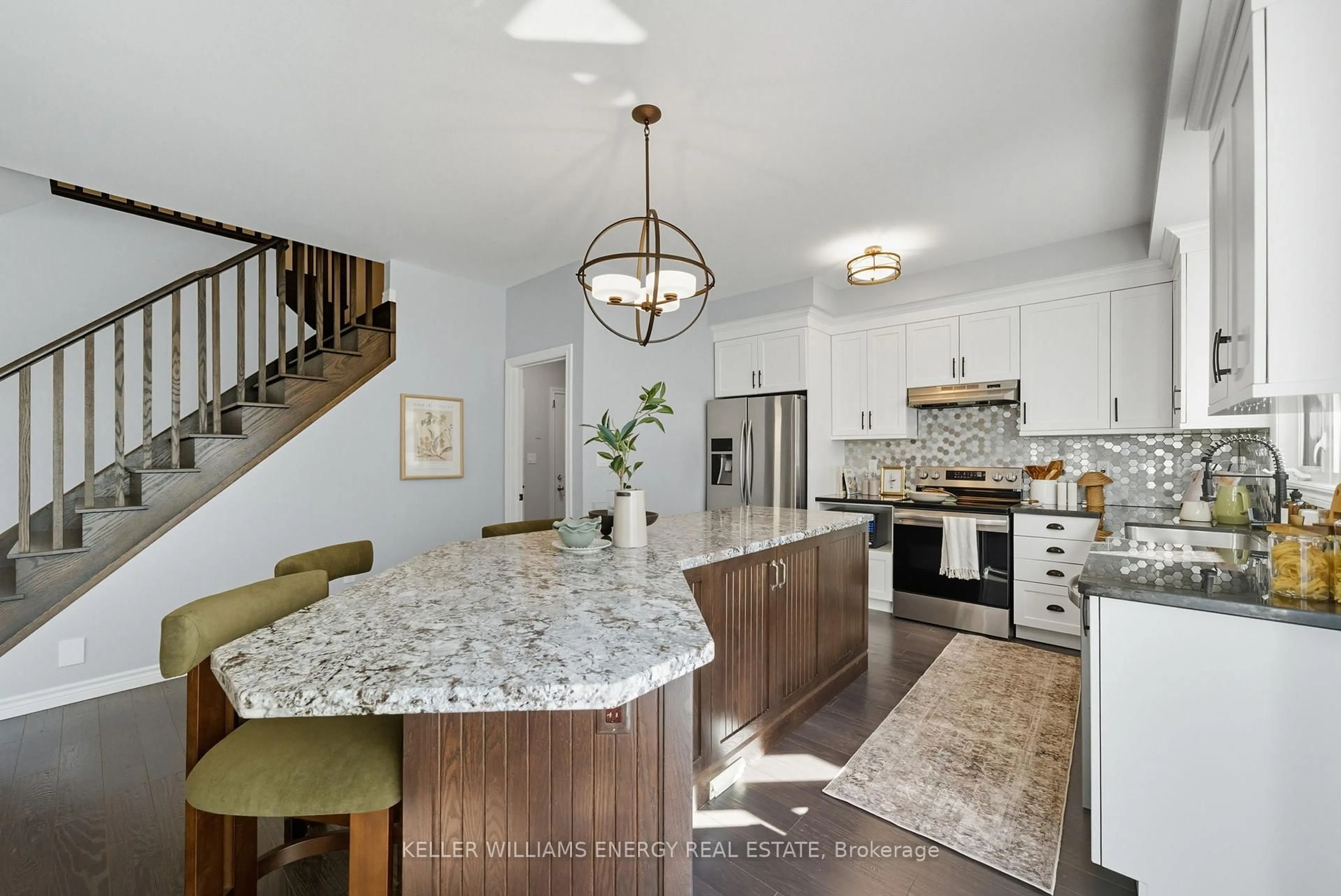 Open concept kitchen, ceramic/tile floor for 192 Varcoe Rd, Clarington Ontario L1E 0J1