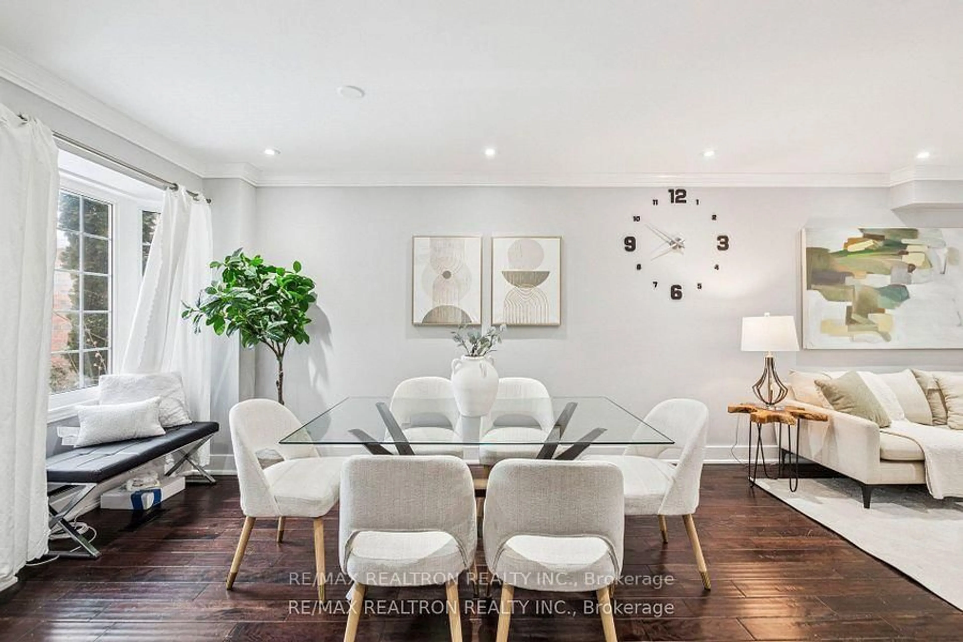 Dining room, wood/laminate floor for 77 Mansewood Gdns, Toronto Ontario M1E 5A4