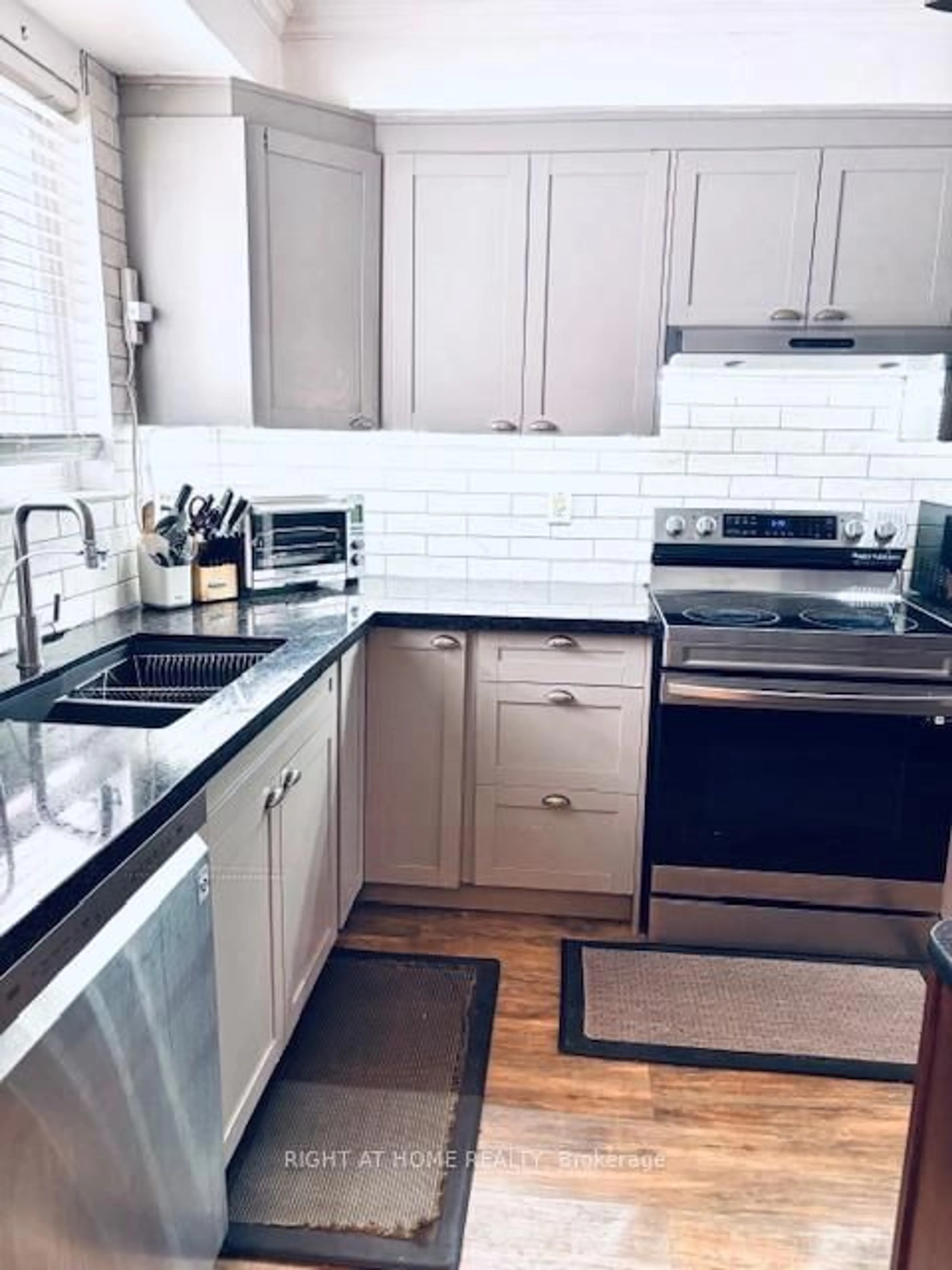 Contemporary kitchen, ceramic/tile floor for 925 Bayly St #7, Pickering Ontario L1W 1L4
