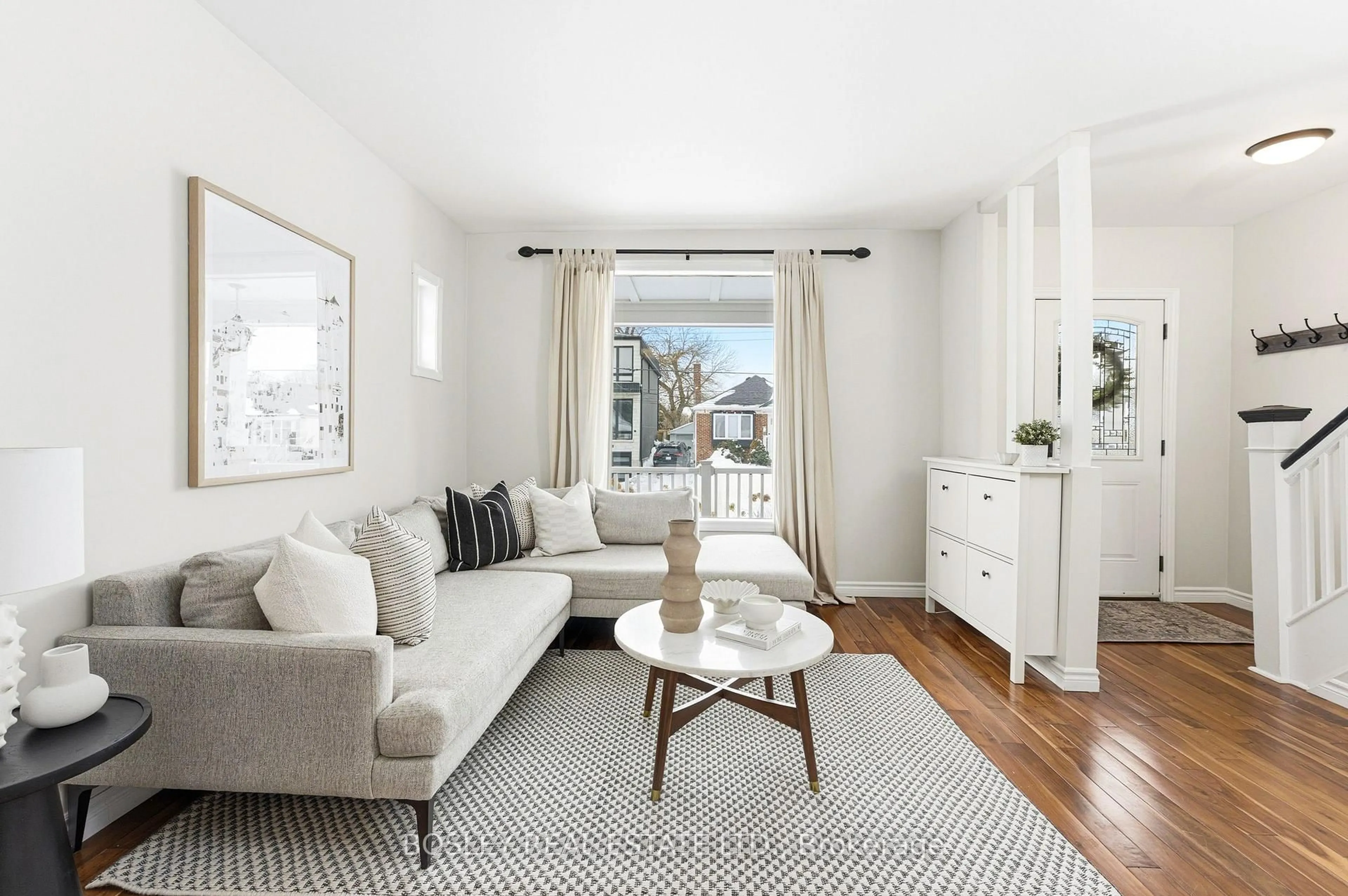 Living room with furniture, unknown for 145 Harding Blvd, Toronto Ontario M1N 3E1