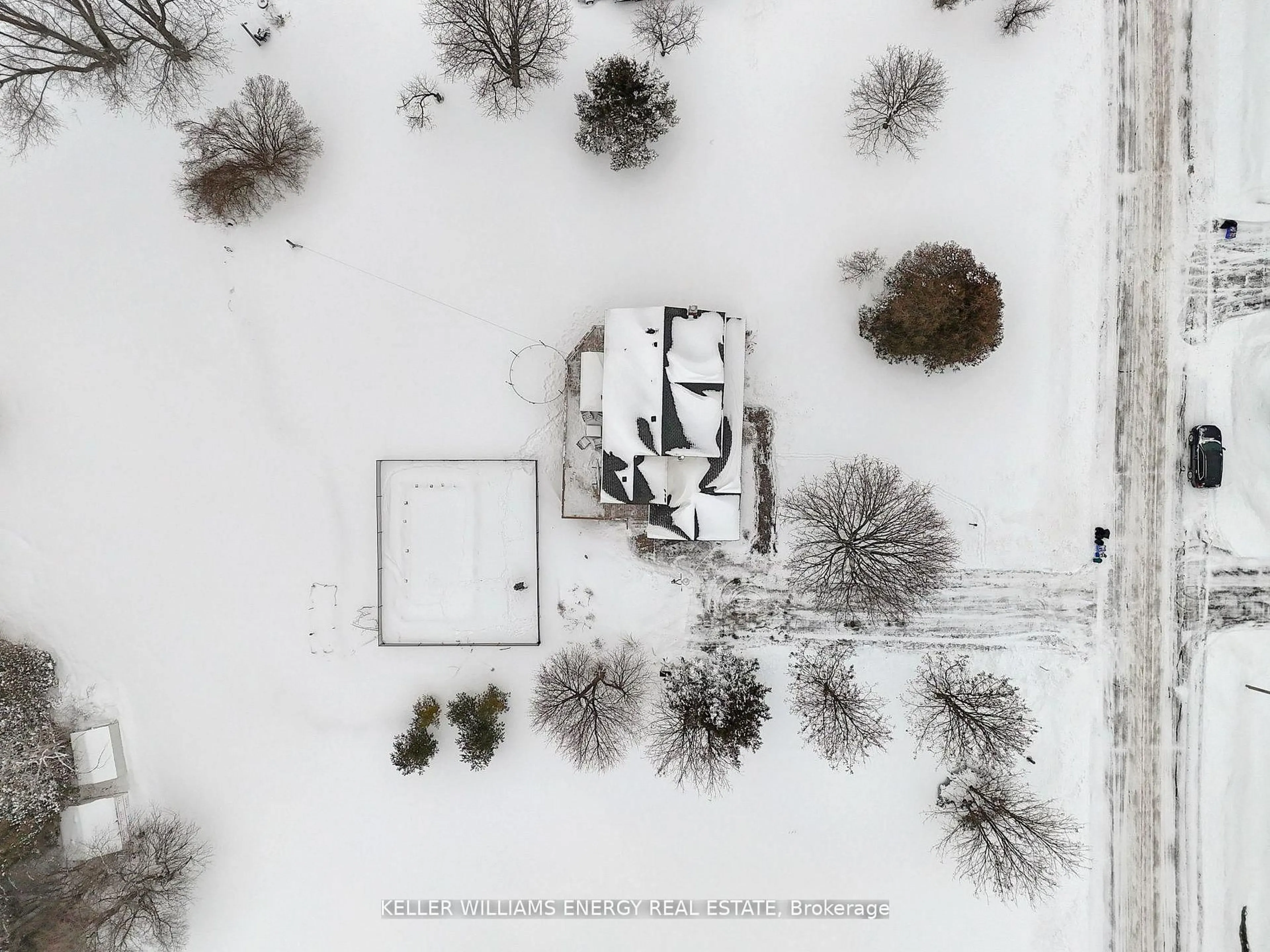 A pic from outside/outdoor area/front of a property/back of a property/a pic from drone, street for 57 Potters Lane, Clarington Ontario L0B 1J0