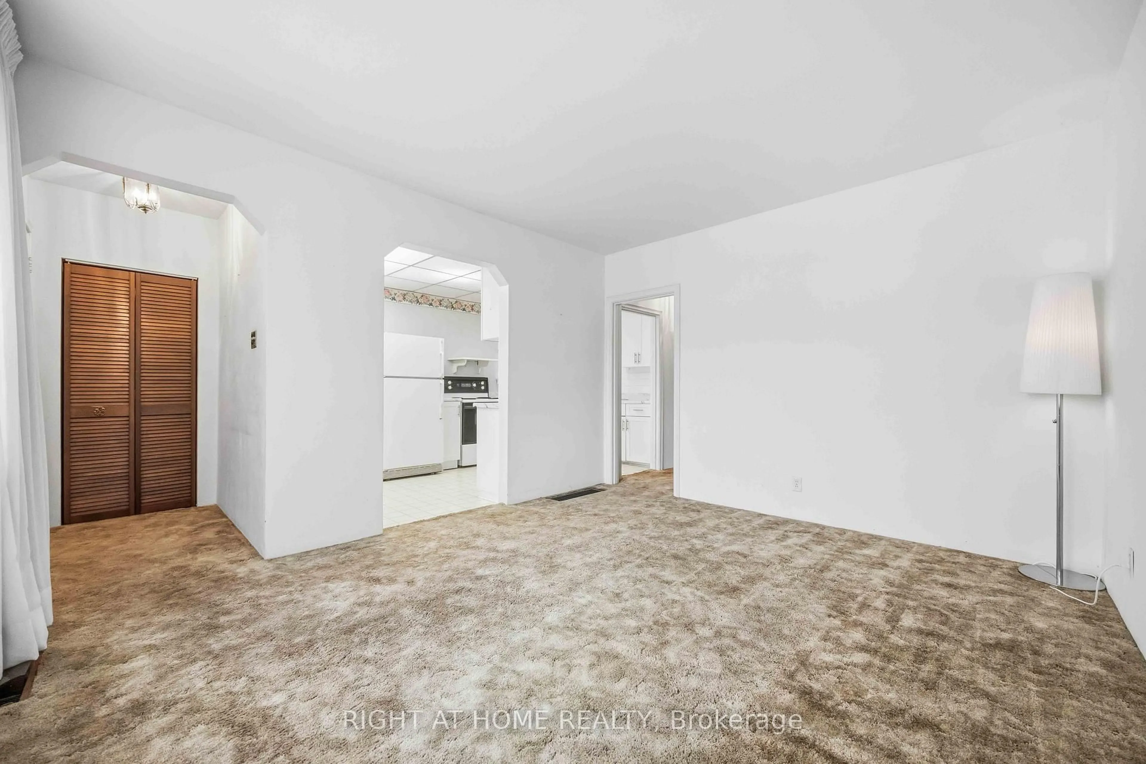 A pic of a room for 9 Bergen Rd, Toronto Ontario M1P 1R8