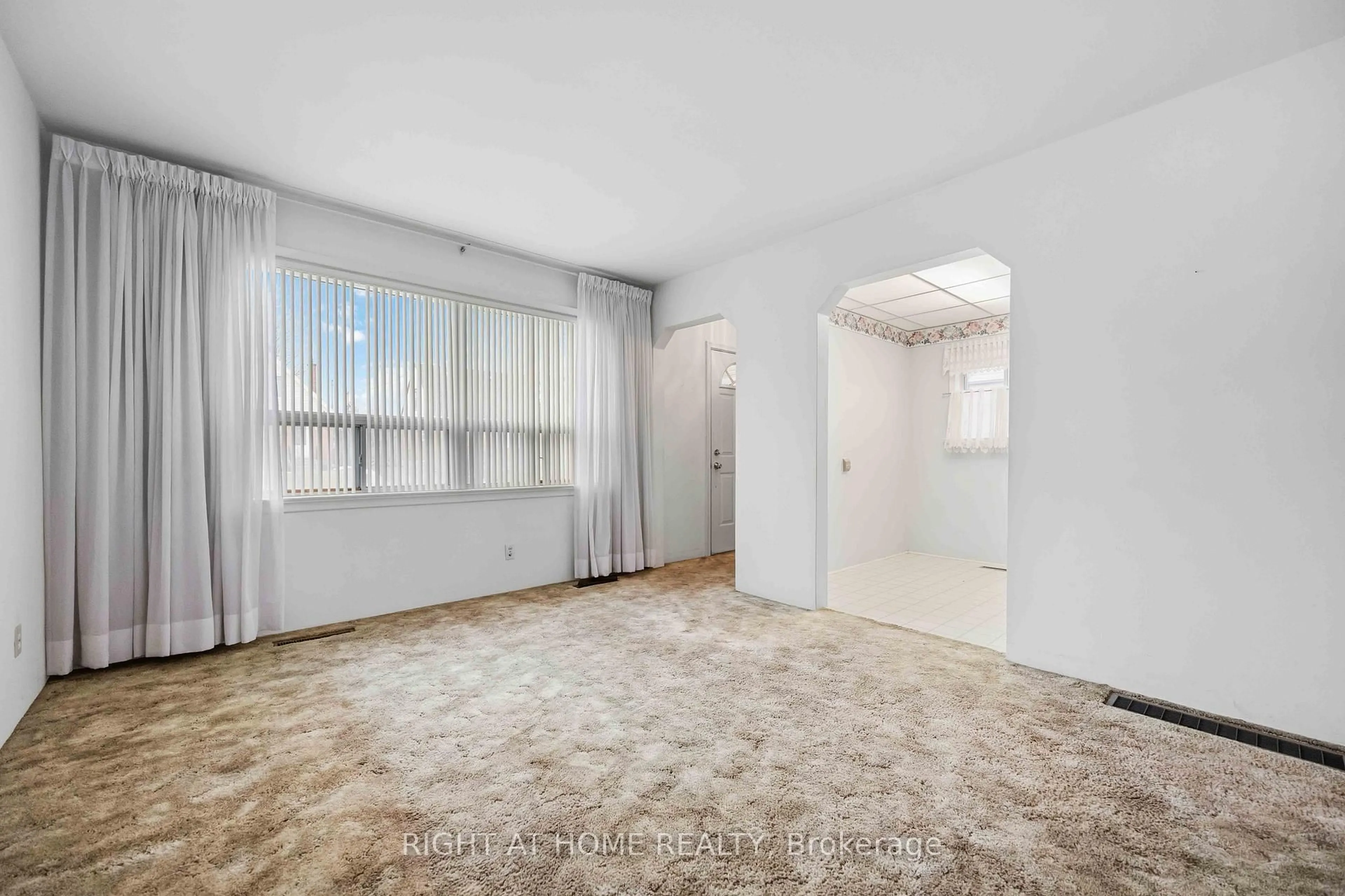 A pic of a room for 9 Bergen Rd, Toronto Ontario M1P 1R8