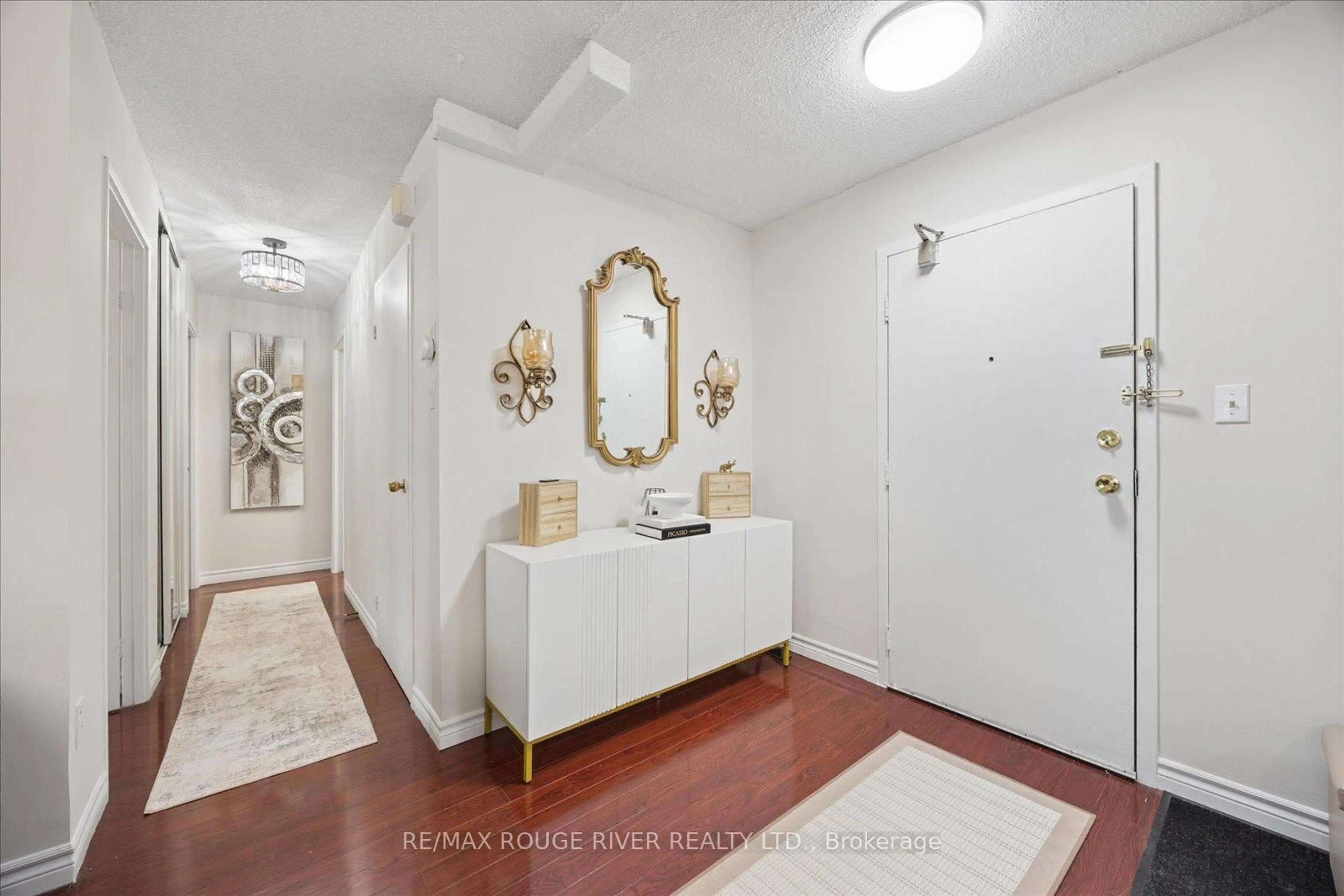 Indoor entryway for 100 Wingarden Crt #1504, Toronto Ontario M1B 2P4