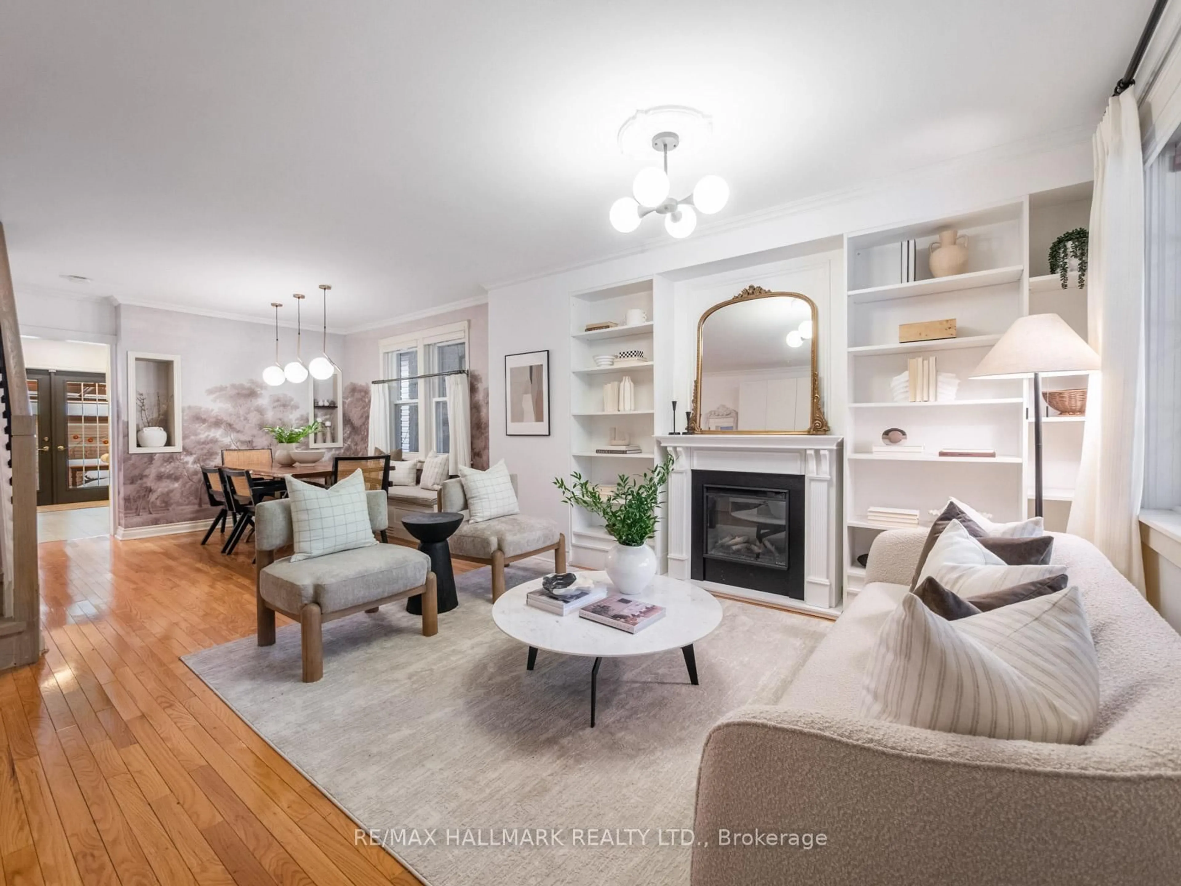 Living room with furniture, unknown for 189A Booth Ave, Toronto Ontario M4M 2M5