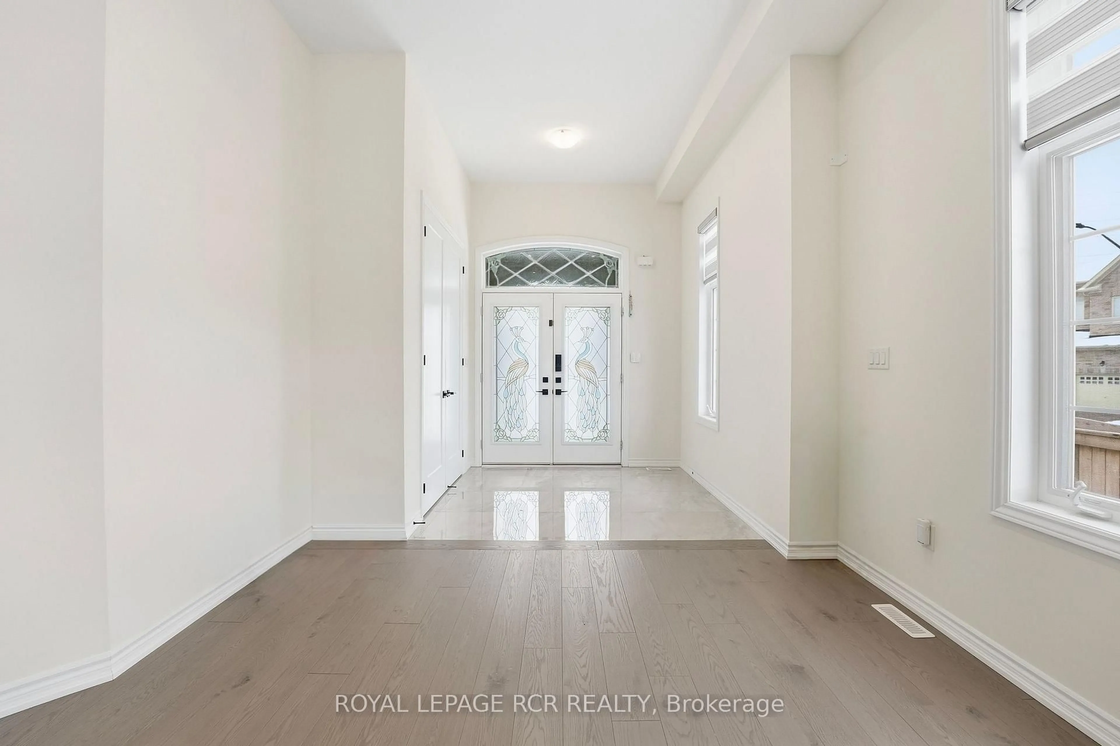 Indoor entryway for 20 Morley Cres, Whitby Ontario L1R 0P1