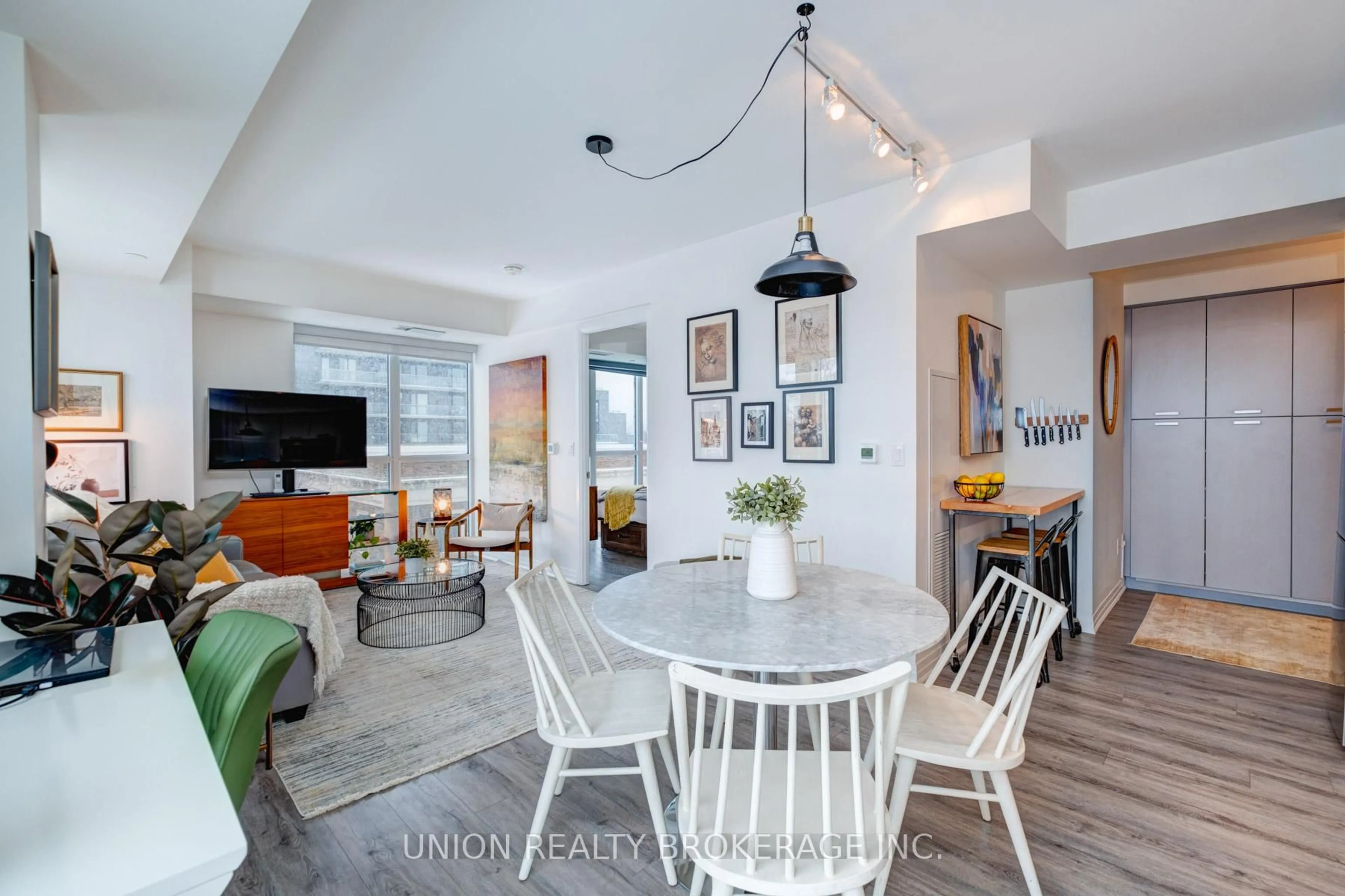 Open concept kitchen, unknown for 2301 Danforth Ave #504, Toronto Ontario M4C 0A7