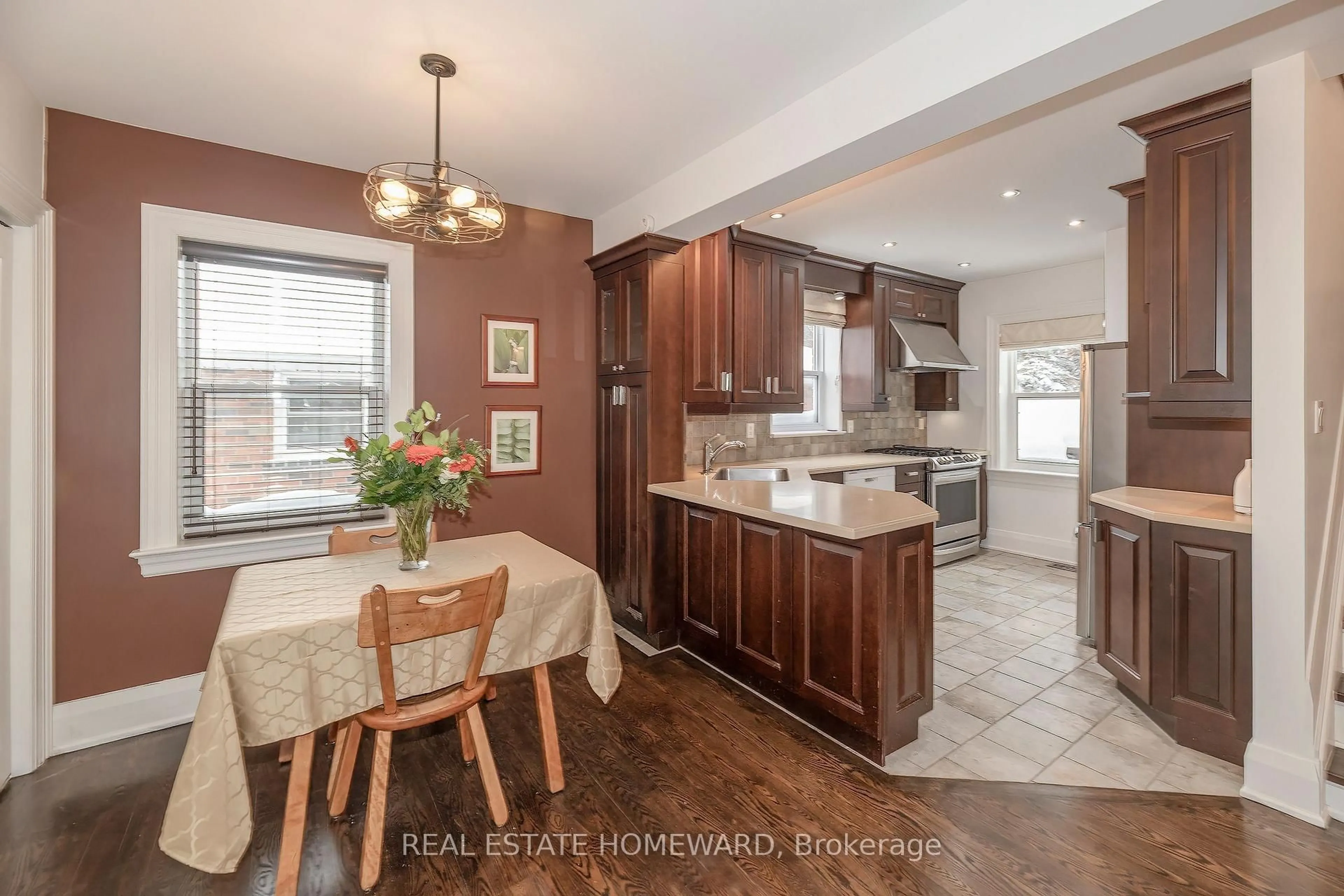 Open concept kitchen, ceramic/tile floor for 237 Ferris Rd, Toronto Ontario M4B 1H2