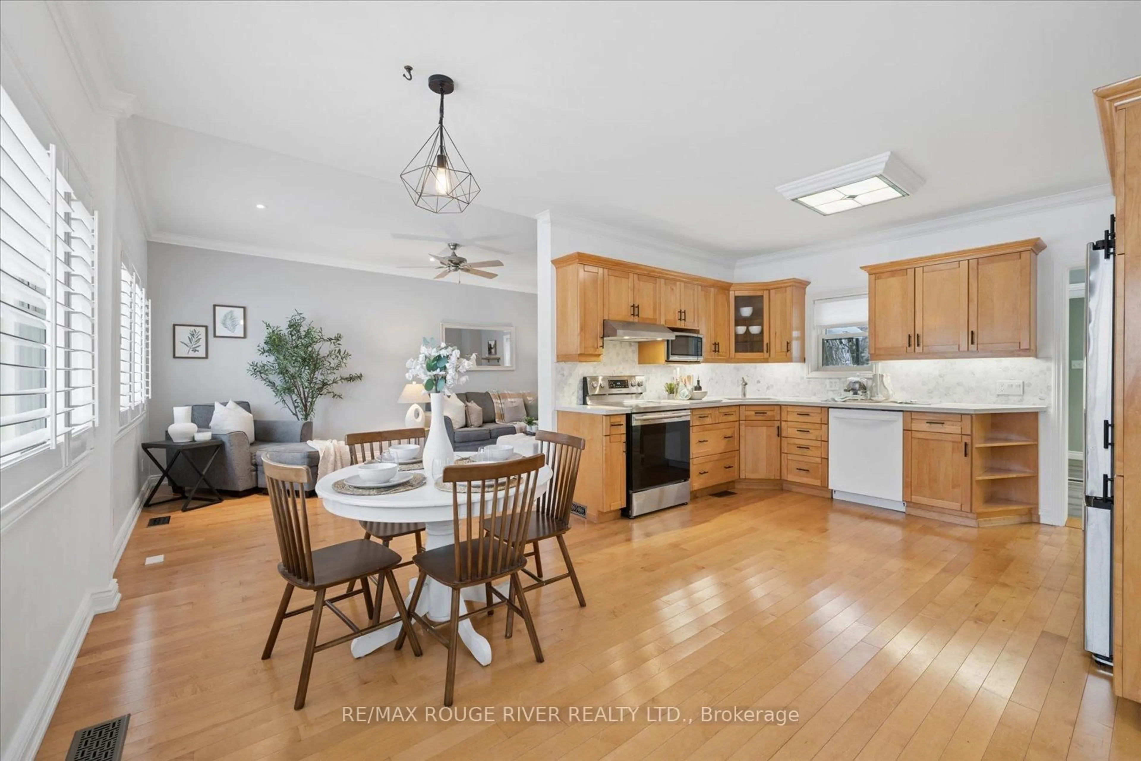 Open concept kitchen, unknown for 32 Andrew St, Clarington Ontario L1B 1J3