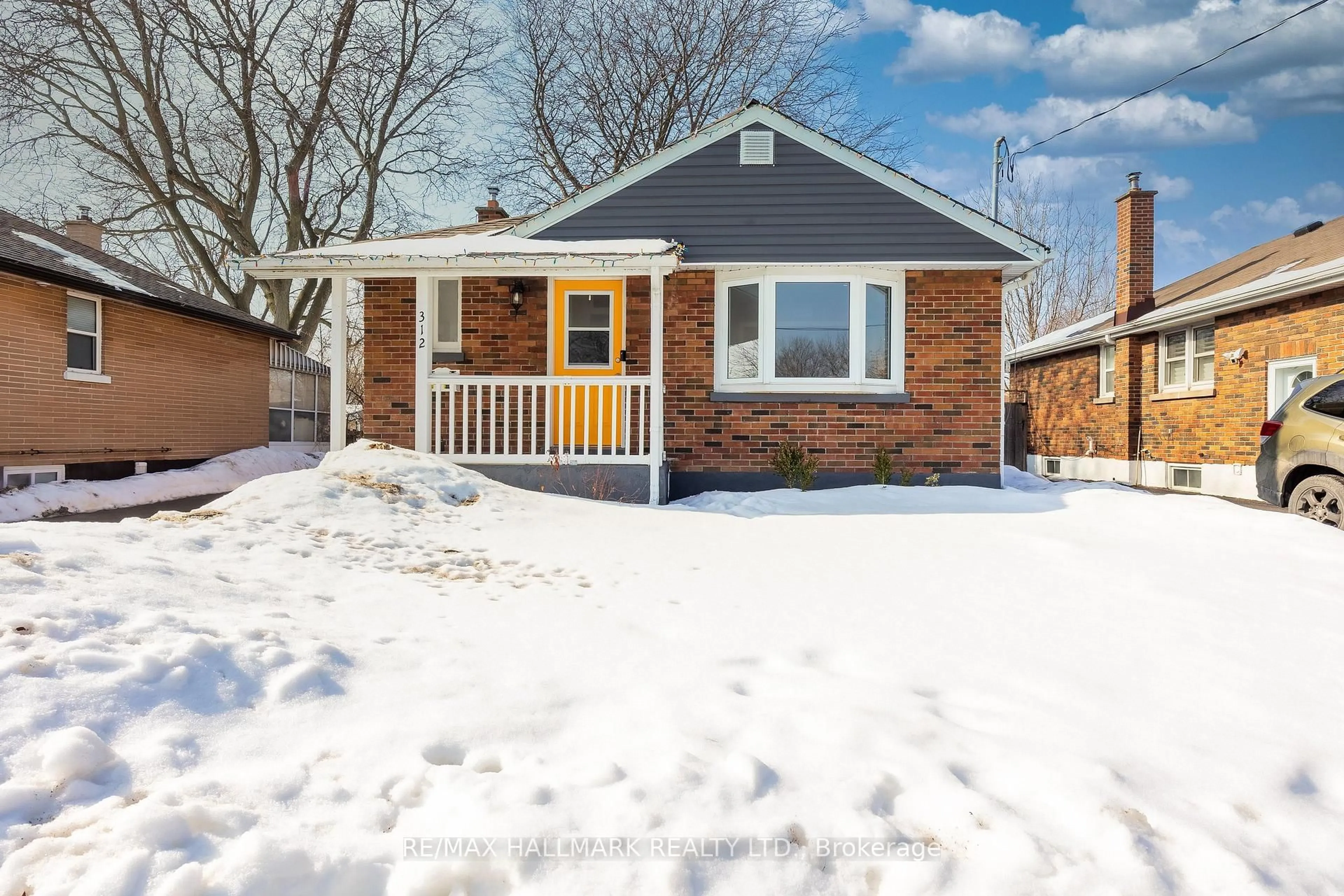 Home with brick exterior material, street for 312 Cadillac Ave, Oshawa Ontario L1H 5Z8