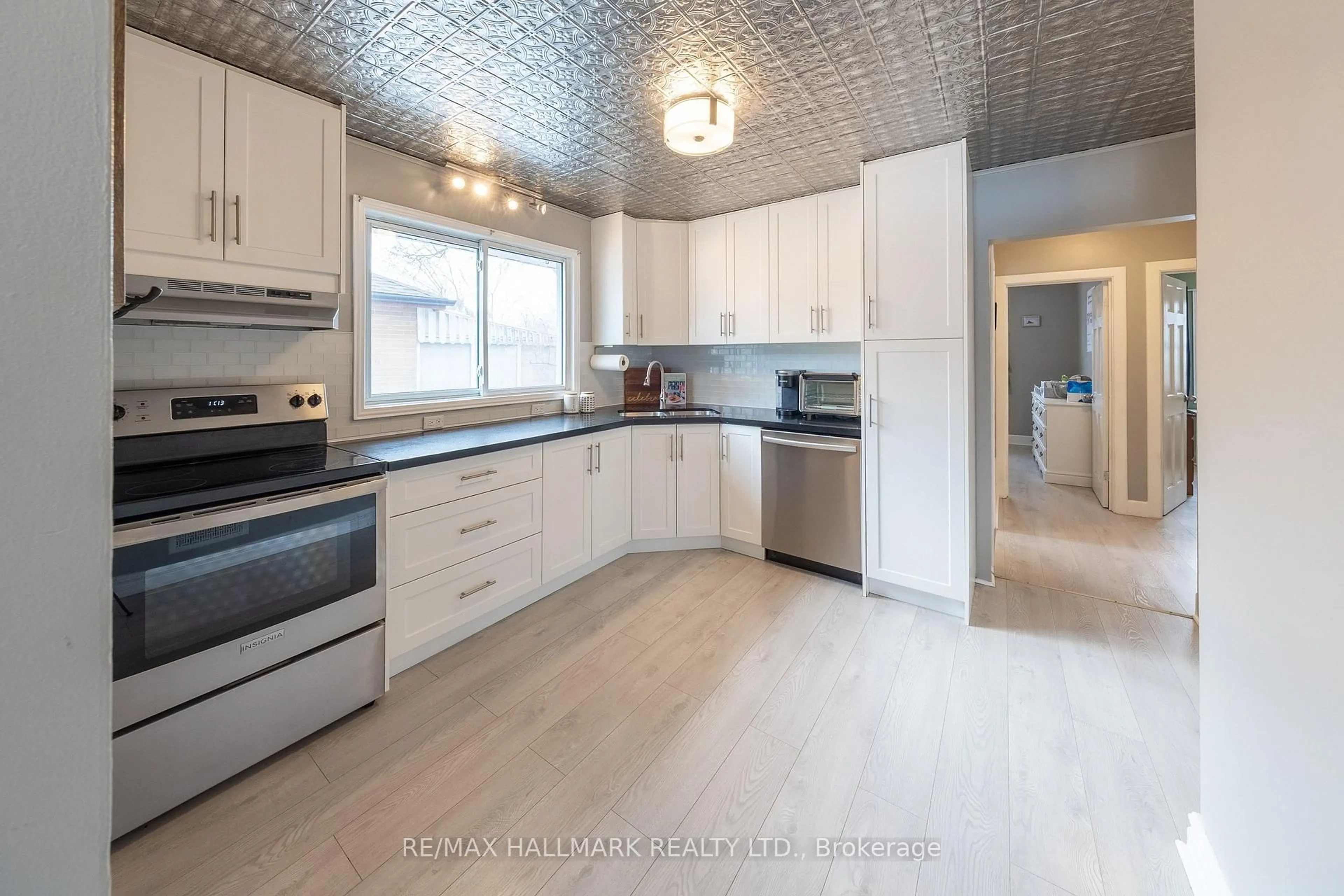 Open concept kitchen, unknown for 312 Cadillac Ave, Oshawa Ontario L1H 5Z8