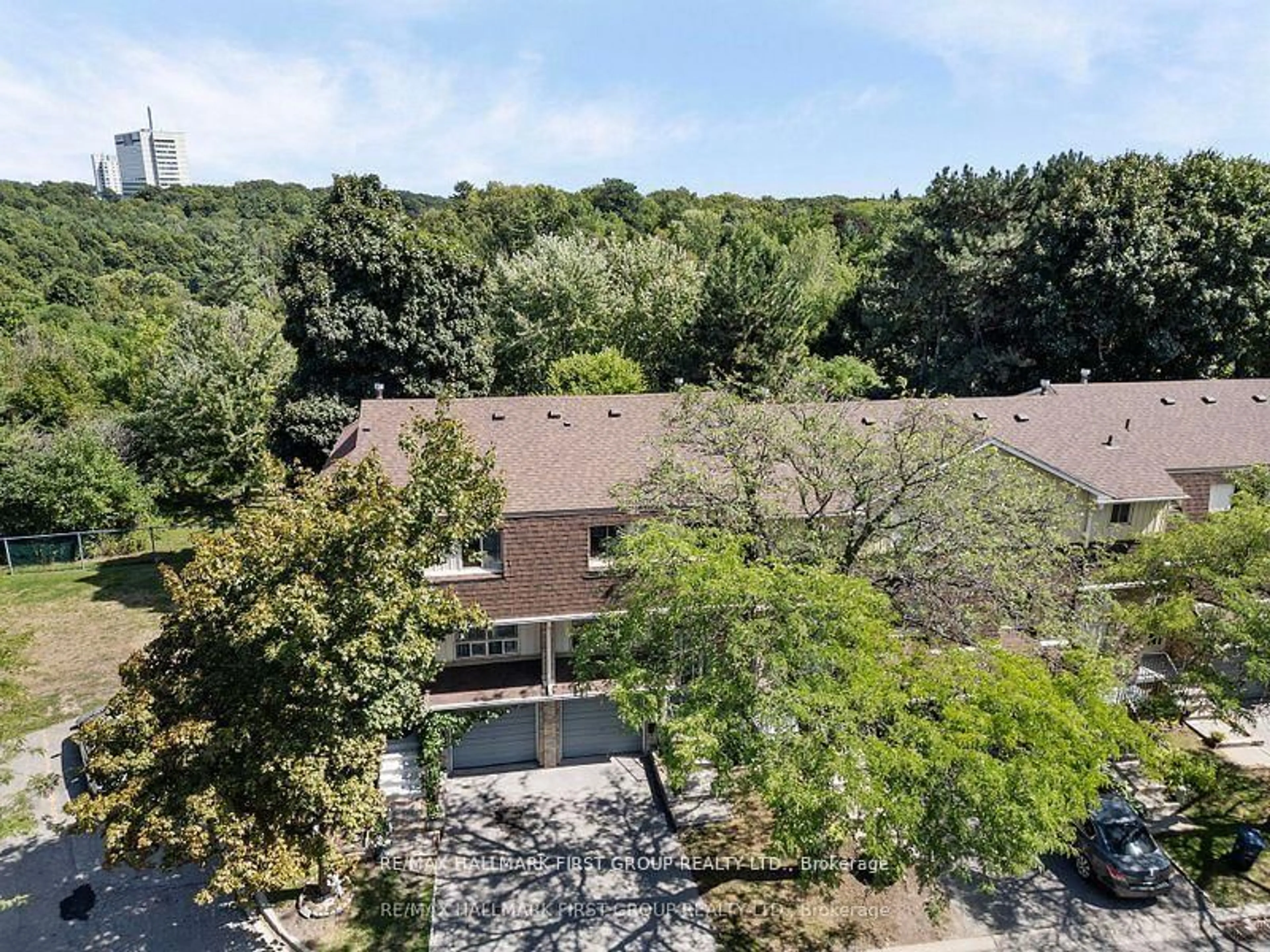 A pic from outside/outdoor area/front of a property/back of a property/a pic from drone, unknown for 371 Orton Park Rd #38, Toronto Ontario M1G 3V1