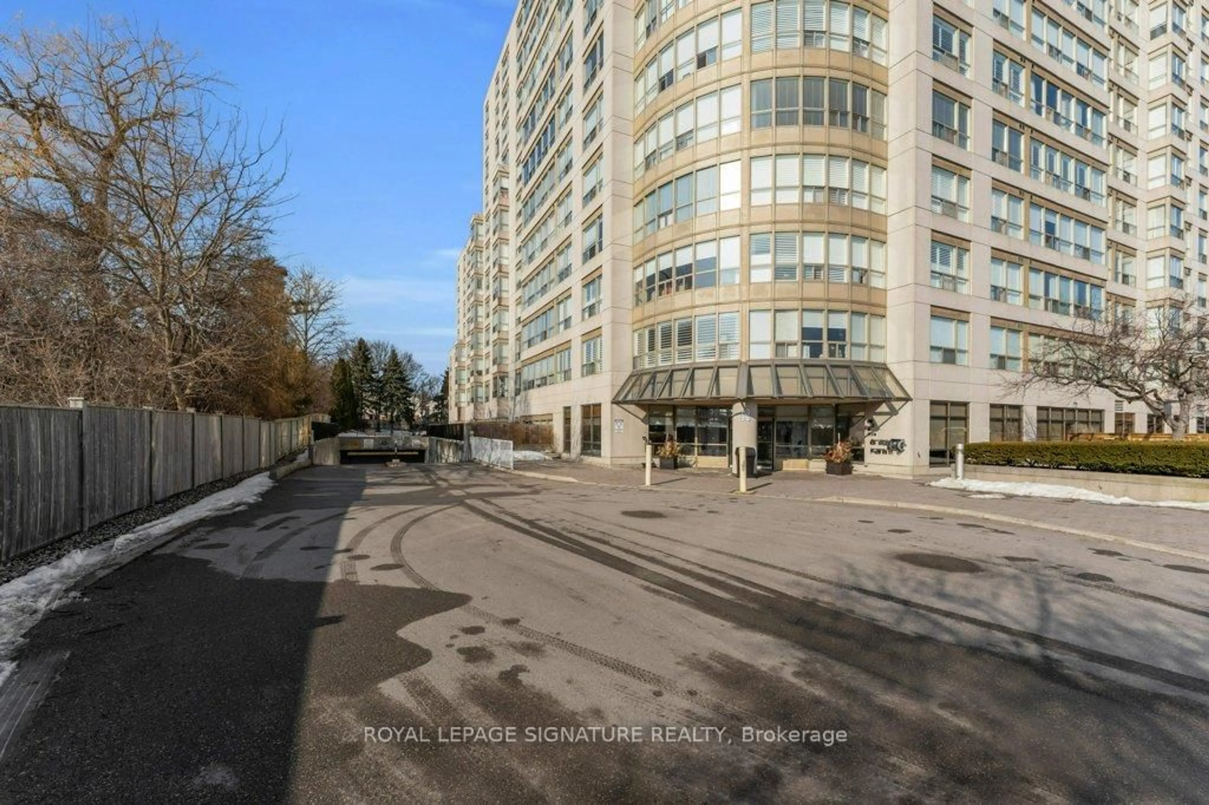 Unknown for 712 Rossland Rd #1106, Whitby Ontario L1N 9E8