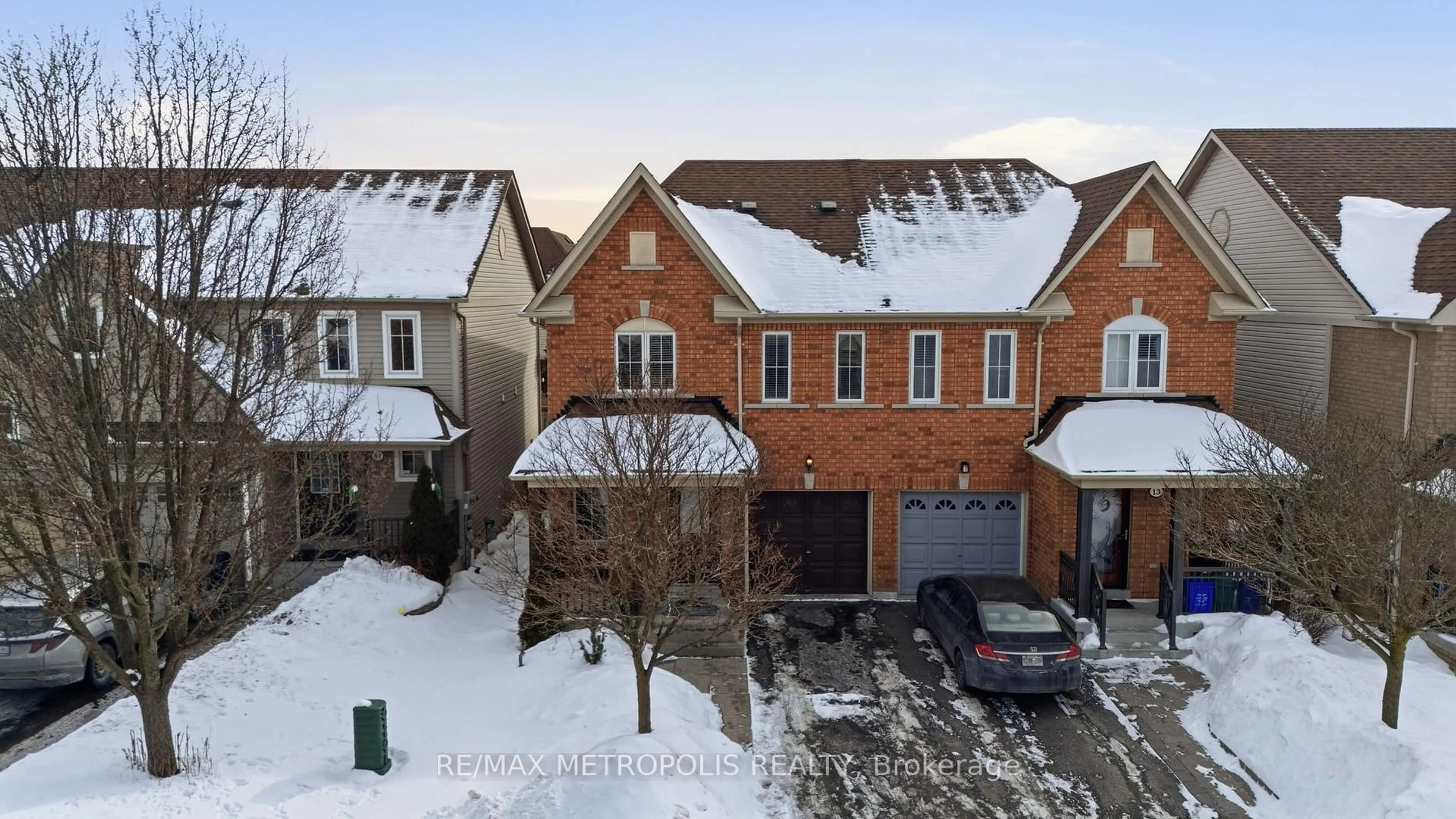 A pic from outside/outdoor area/front of a property/back of a property/a pic from drone, street for 15 Boyd Cres, Ajax Ontario L1Z 1Y3