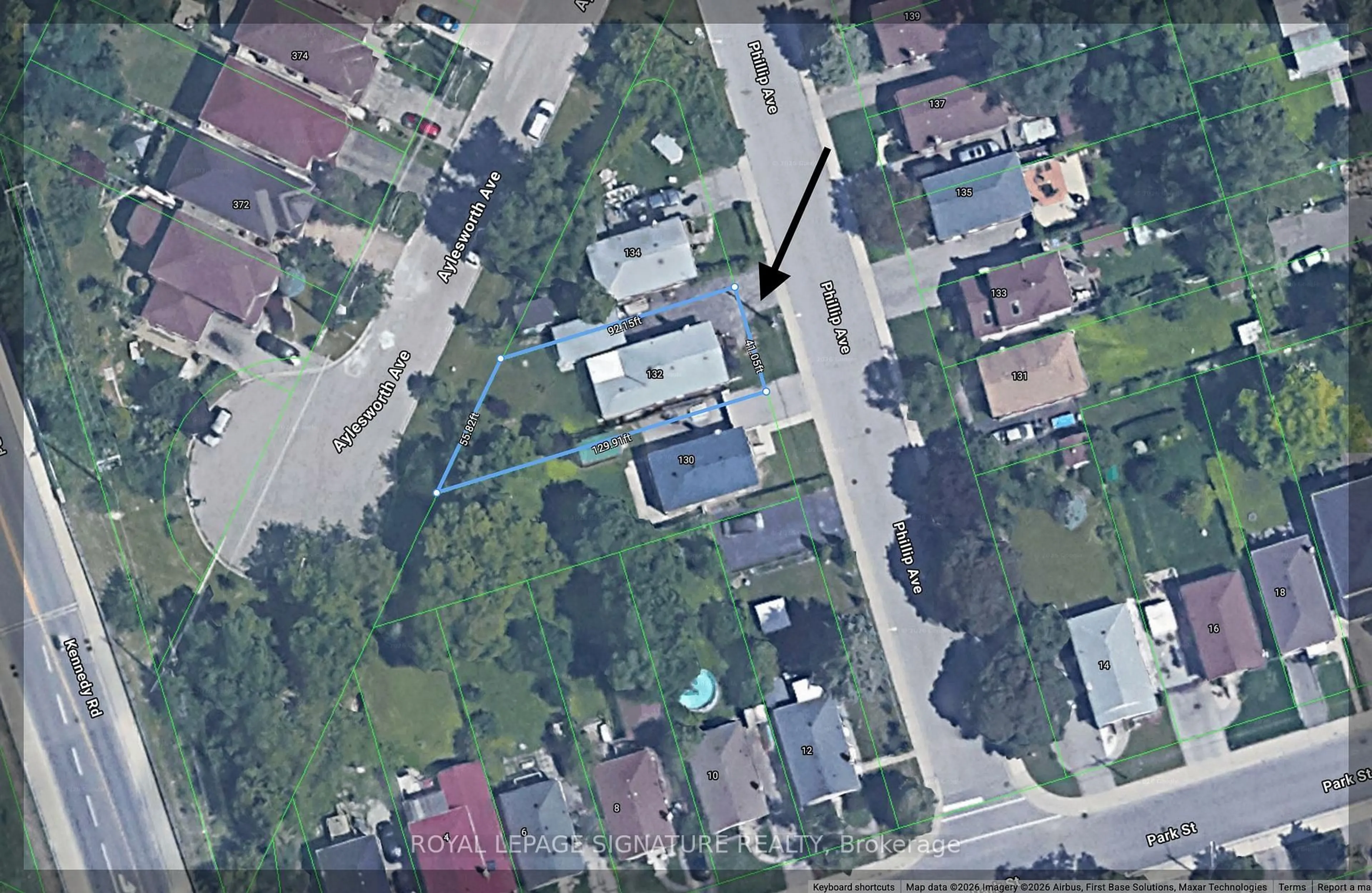 A pic from outside/outdoor area/front of a property/back of a property/a pic from drone, street for 132 Phillip Ave, Toronto Ontario M1N 3R5