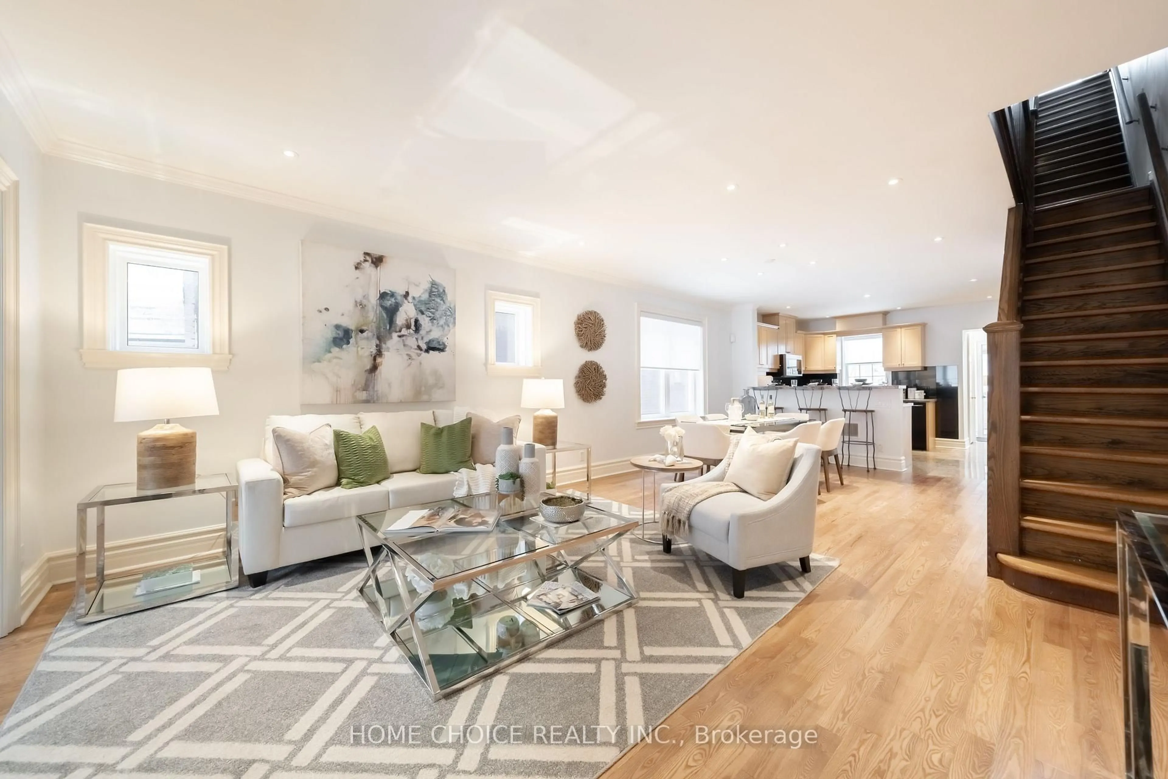 Living room with furniture, unknown for 283 Ashdale Ave, Toronto Ontario M4L 2Z1