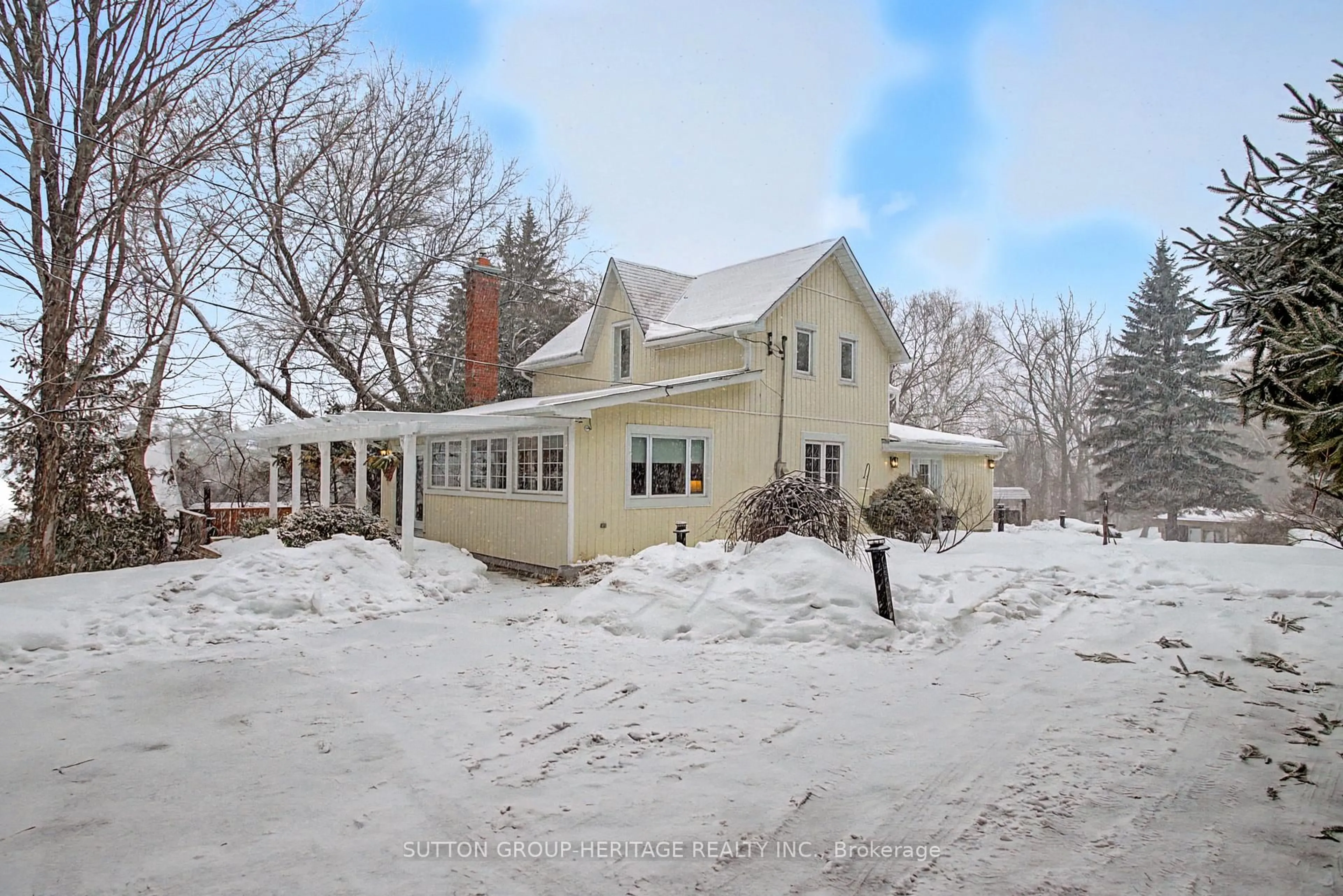 A pic from outside/outdoor area/front of a property/back of a property/a pic from drone, street for 2460 Sixth Concession Rd, Pickering Ontario L0H 1H0