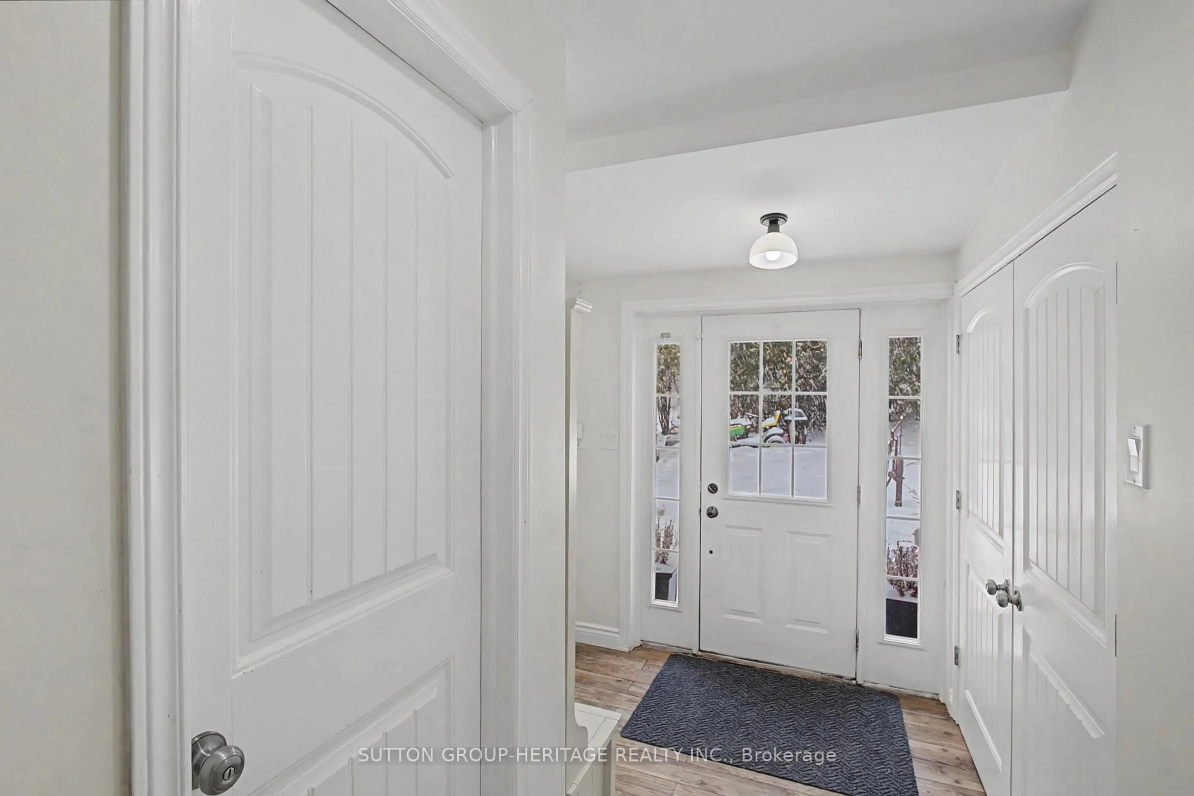 Indoor entryway for 2460 Sixth Concession Rd, Pickering Ontario L0H 1H0