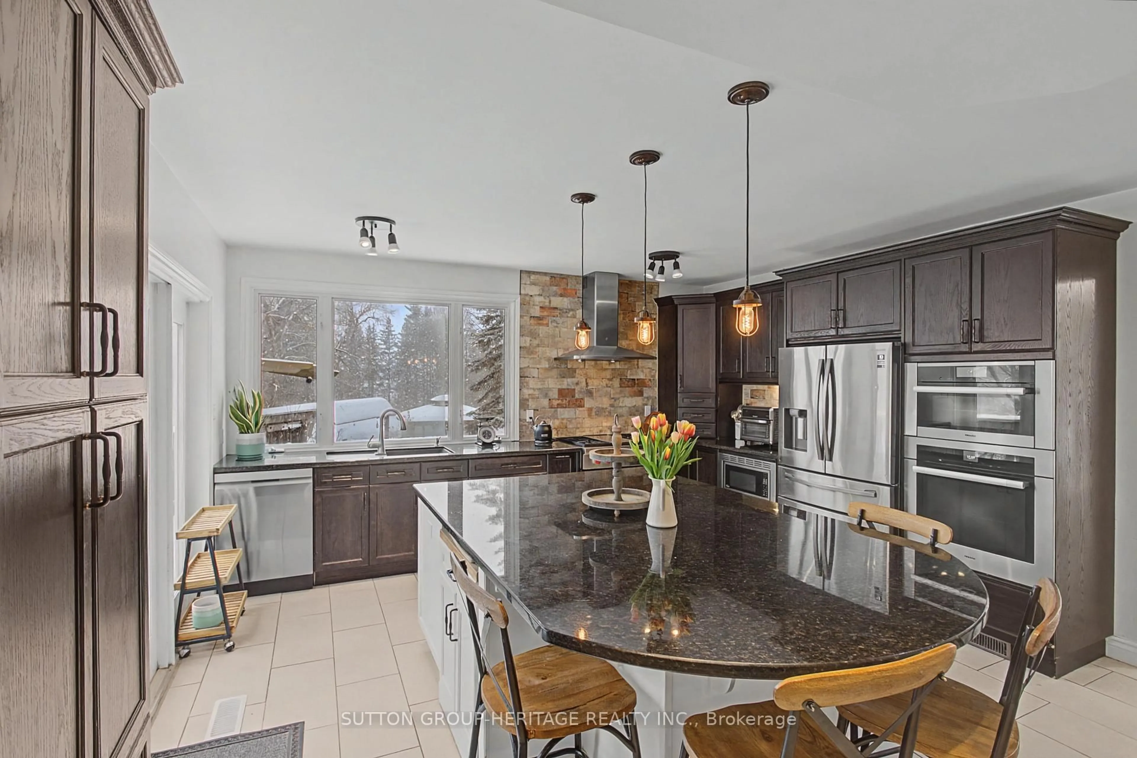 Contemporary kitchen, unknown for 2460 Sixth Concession Rd, Pickering Ontario L0H 1H0