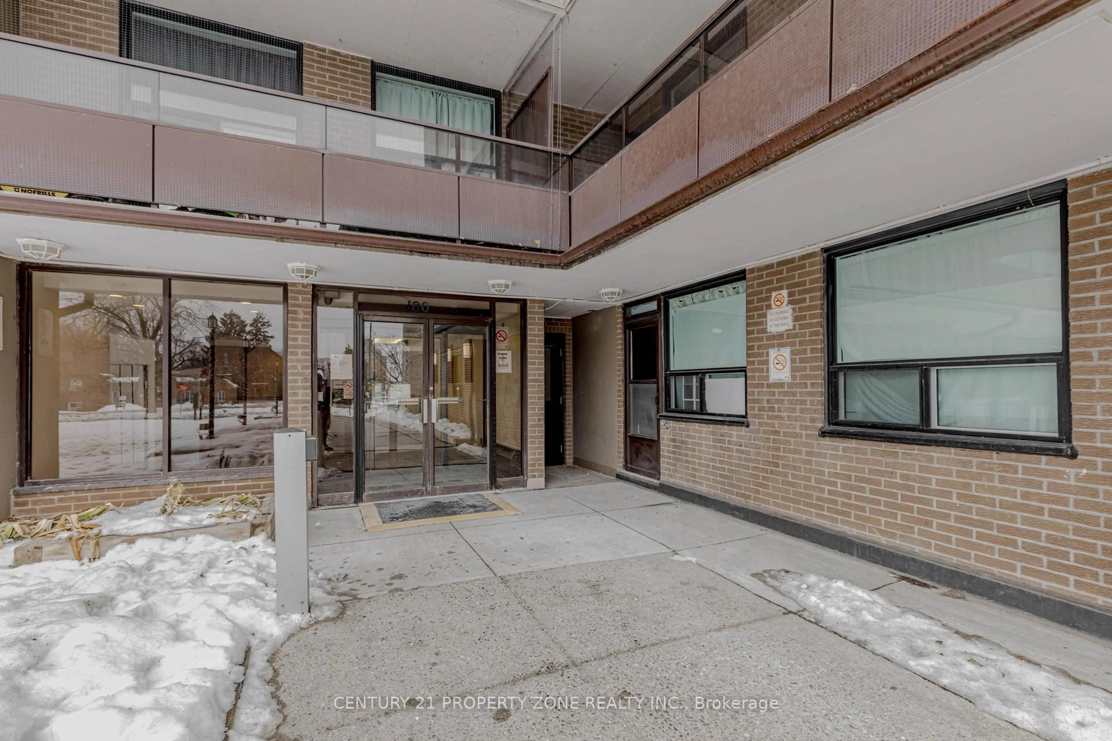 Indoor foyer for 180 Markham Rd #1701, Toronto Ontario M1M 2Z9