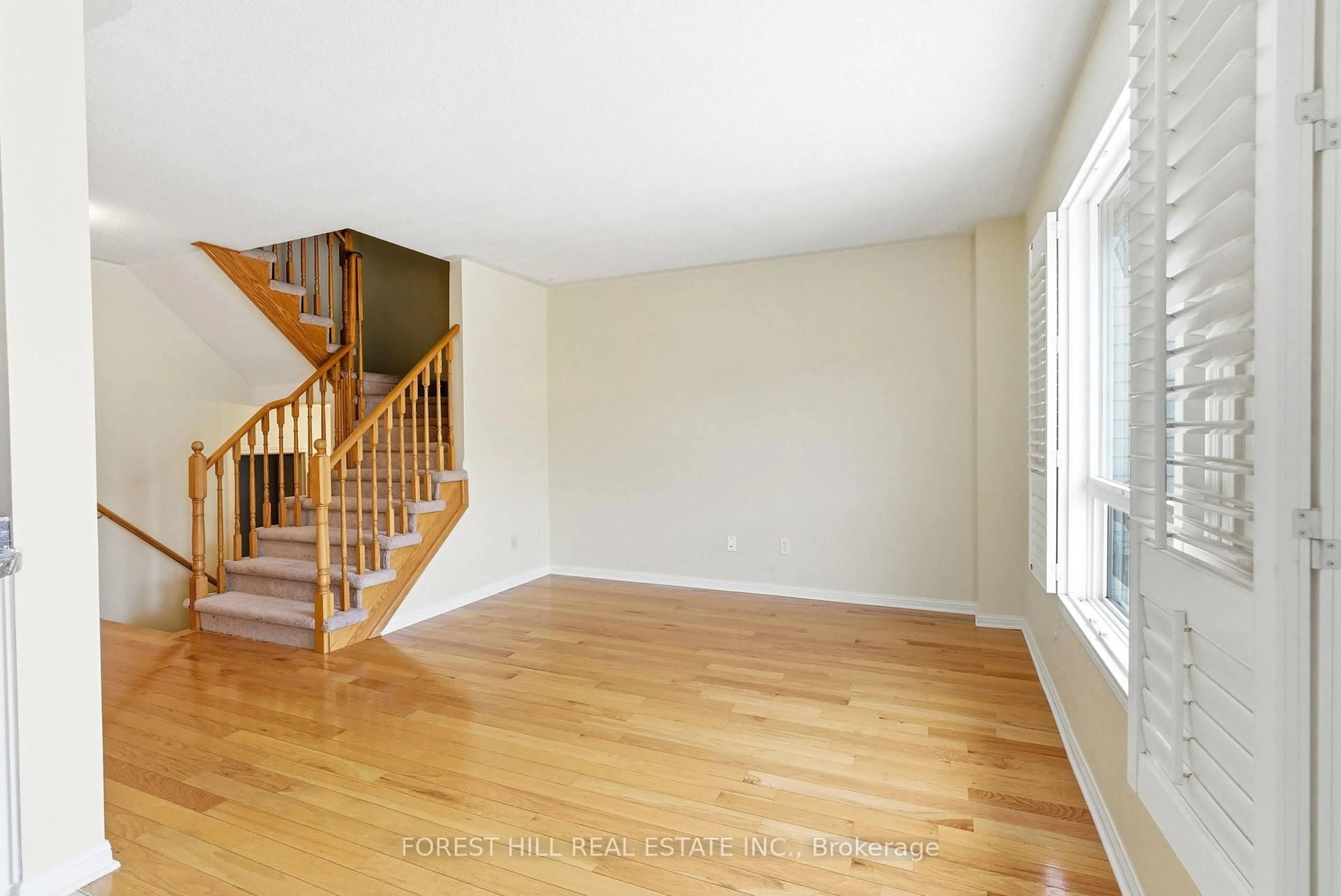 Unknown for 38 Bayside Gate, Whitby Ontario L1N 9T1