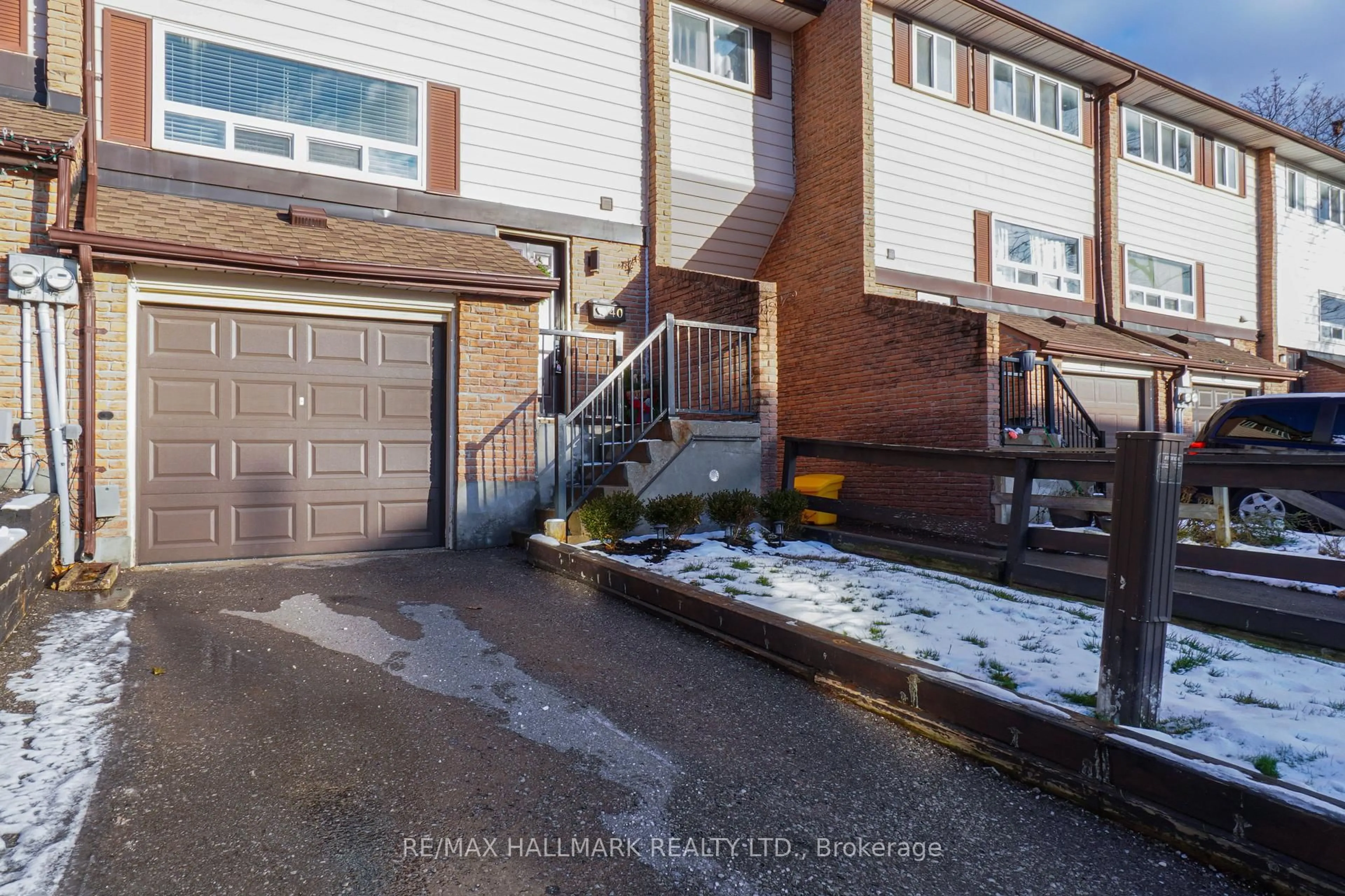 Unknown for 321 Blackthorn St #40, Oshawa Ontario L1K 1L3