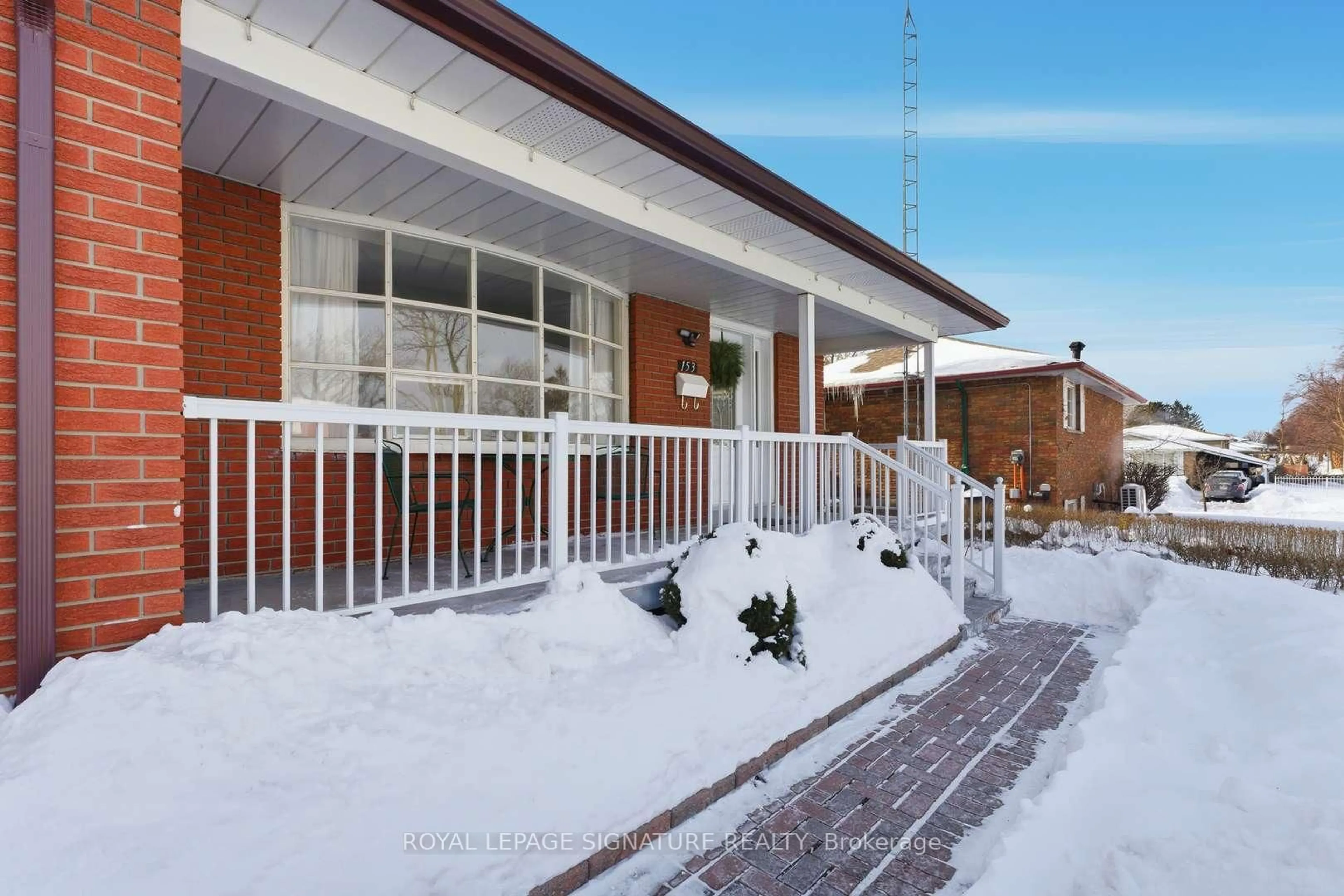 Patio, street for 153 Lynnbrook Dr, Toronto Ontario M1H 2N4