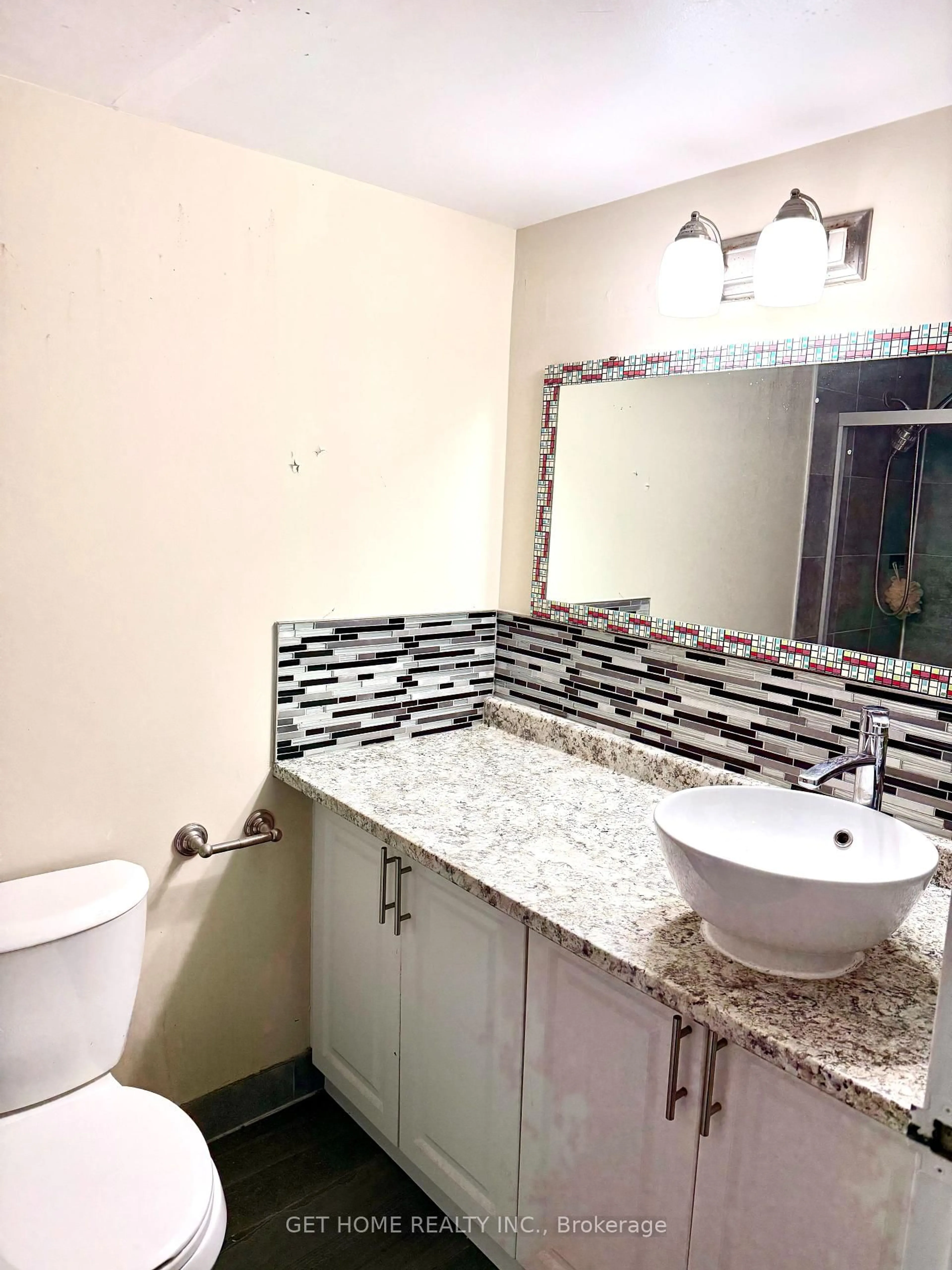 Standard bathroom, ceramic/tile floor for 121 Trudelle St #903, Toronto Ontario M1J 3K4