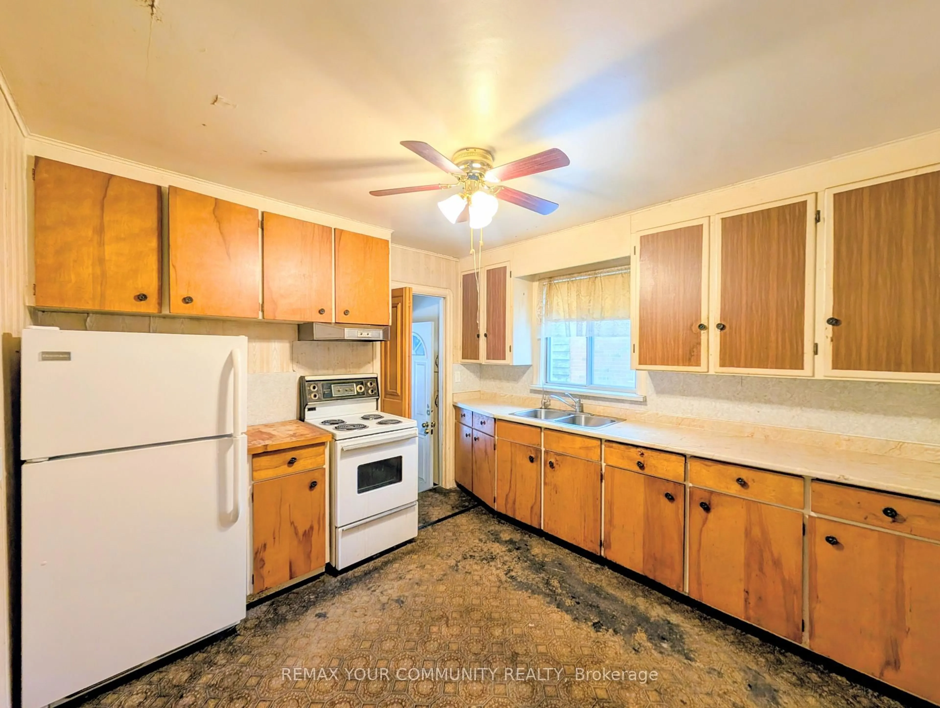 Standard kitchen, unknown for 479 Dawes Rd, Toronto Ontario M4B 2G5