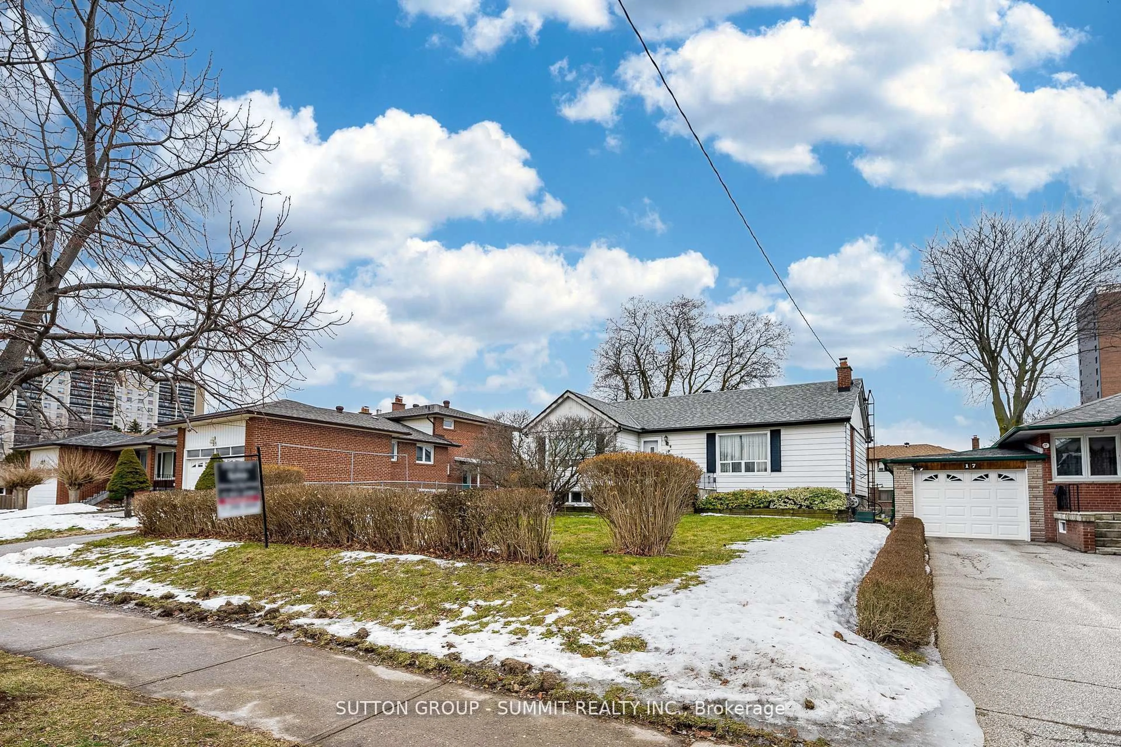 A pic from outside/outdoor area/front of a property/back of a property/a pic from drone, street for 21 GRACE St, Toronto Ontario M1J 2M3