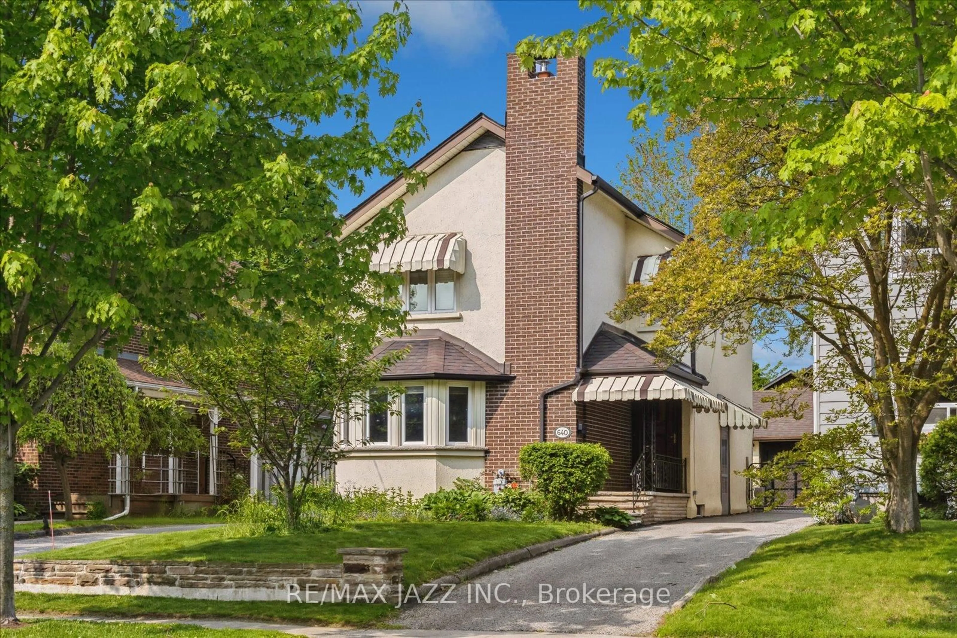 Home with brick exterior material, street for 640 Mary St, Oshawa Ontario L1G 5E9