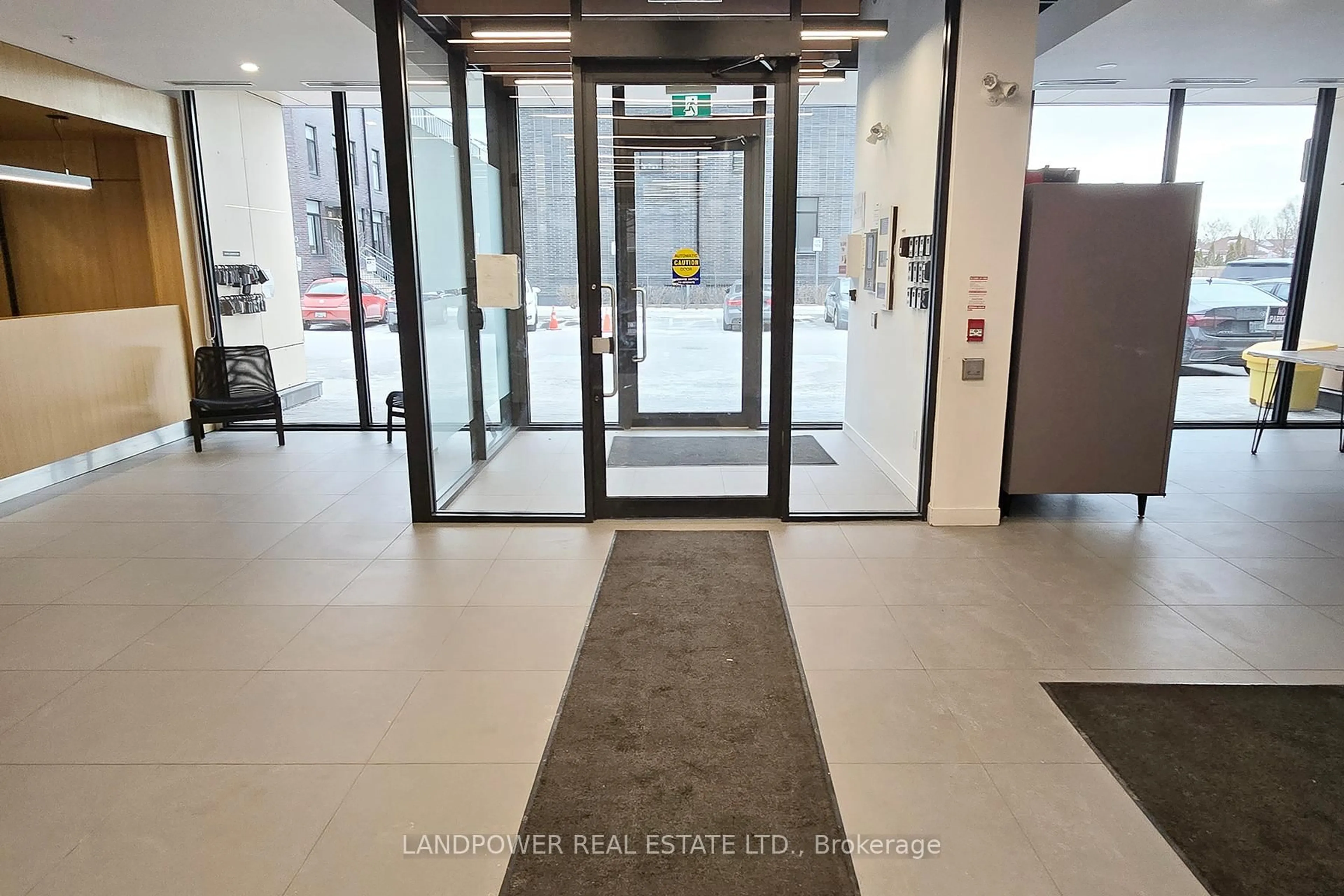 Indoor foyer for 1800 Simcoe St #313, Oshawa Ontario L1G 0C2