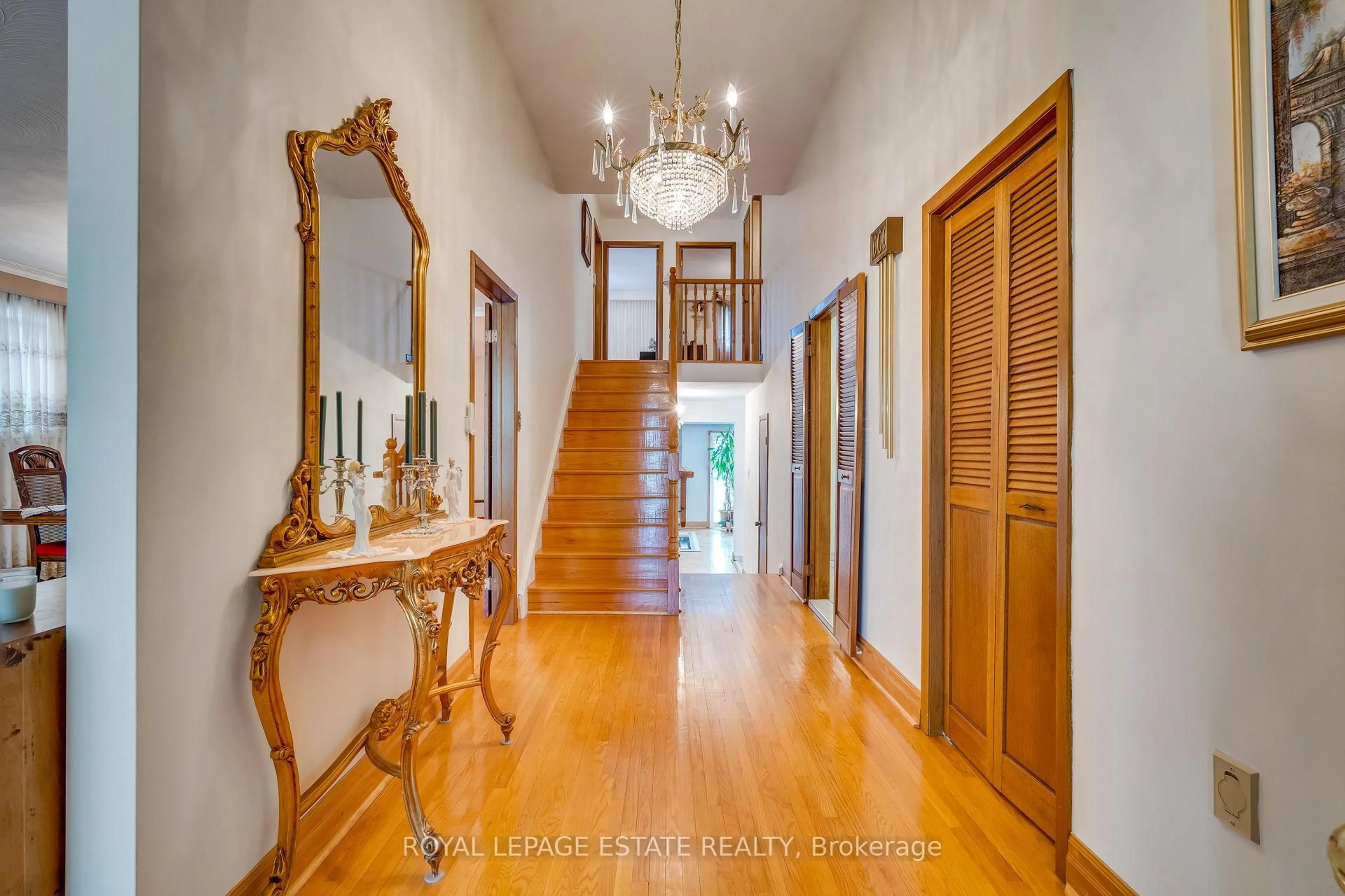 Indoor foyer for 17 Altair Ave, Toronto Ontario M1W 2R1