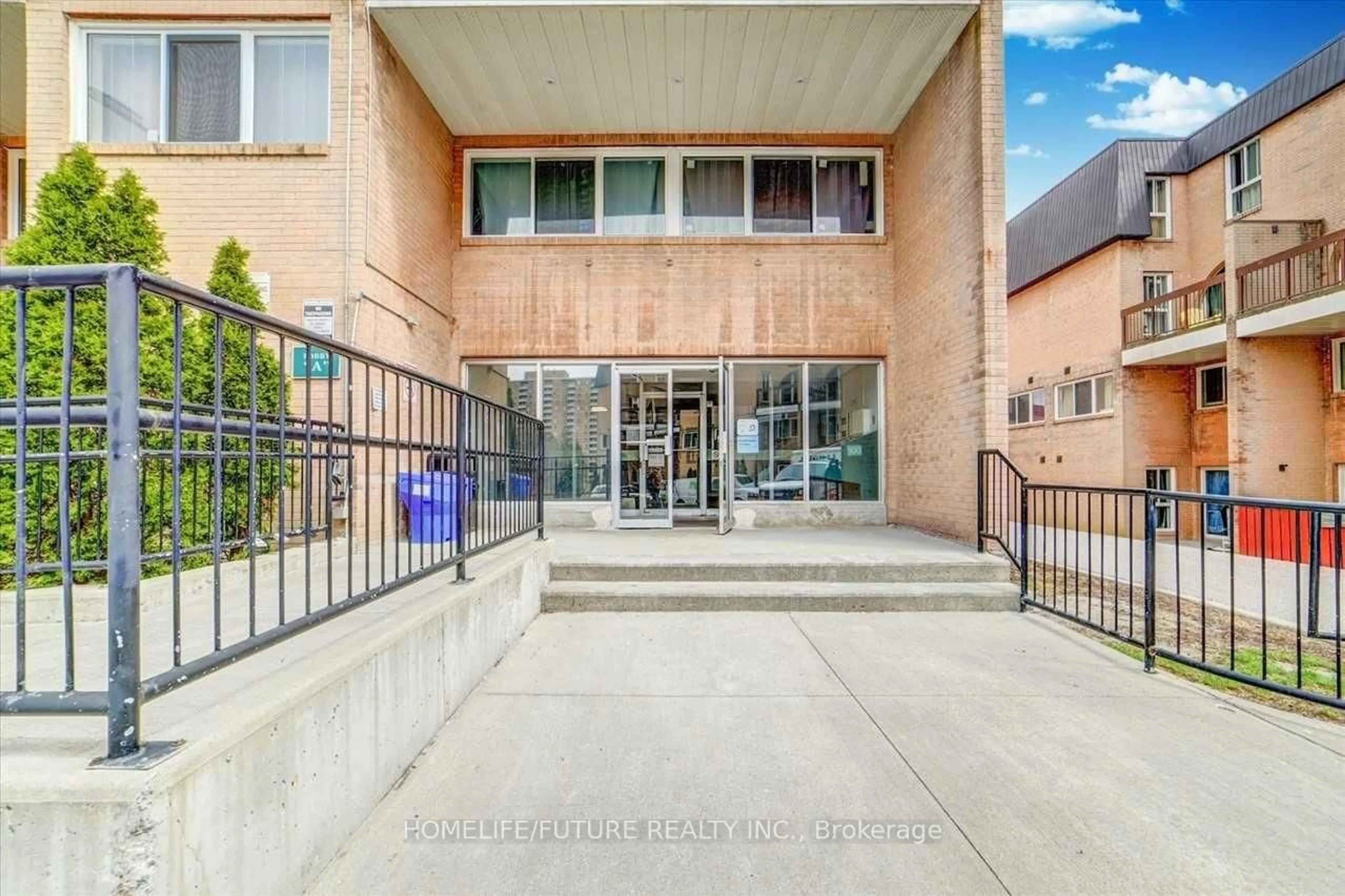 Indoor foyer for 100 Mornelle Crt #1046, Toronto Ontario M1E 4X2