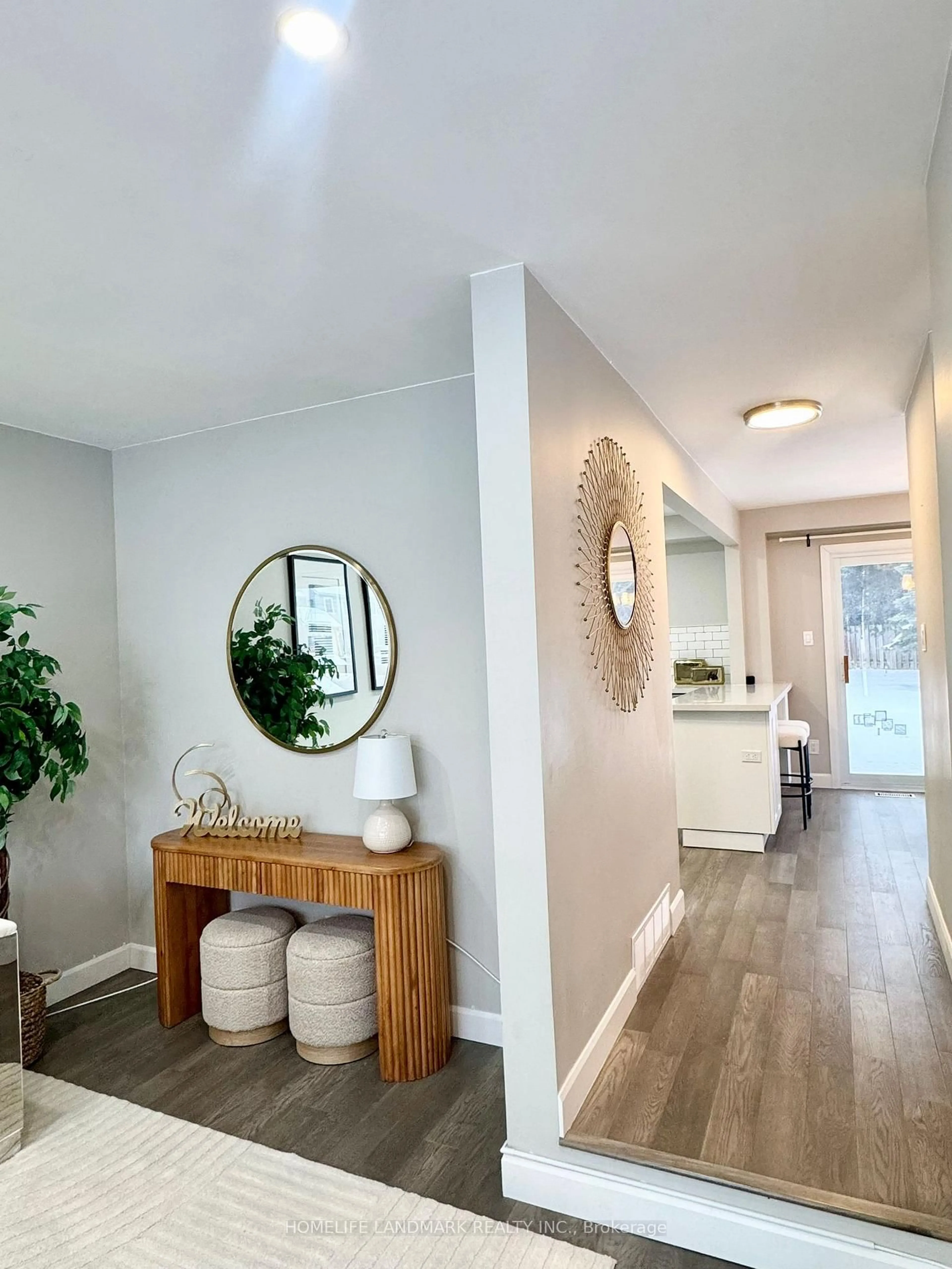 Indoor entryway for 1240 Mulmur Crt, Pickering Ontario L1V 3L7
