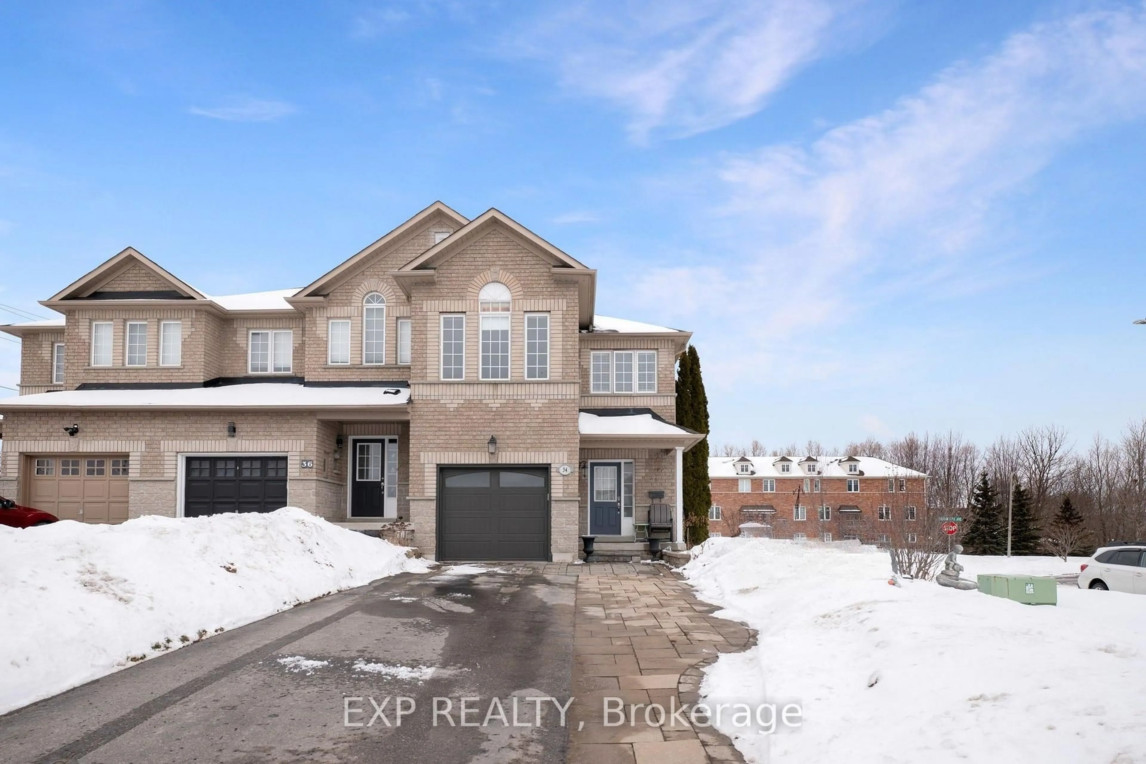 A pic from outside/outdoor area/front of a property/back of a property/a pic from drone, street for 34 Taft Pl, Clarington Ontario L1C 5M6