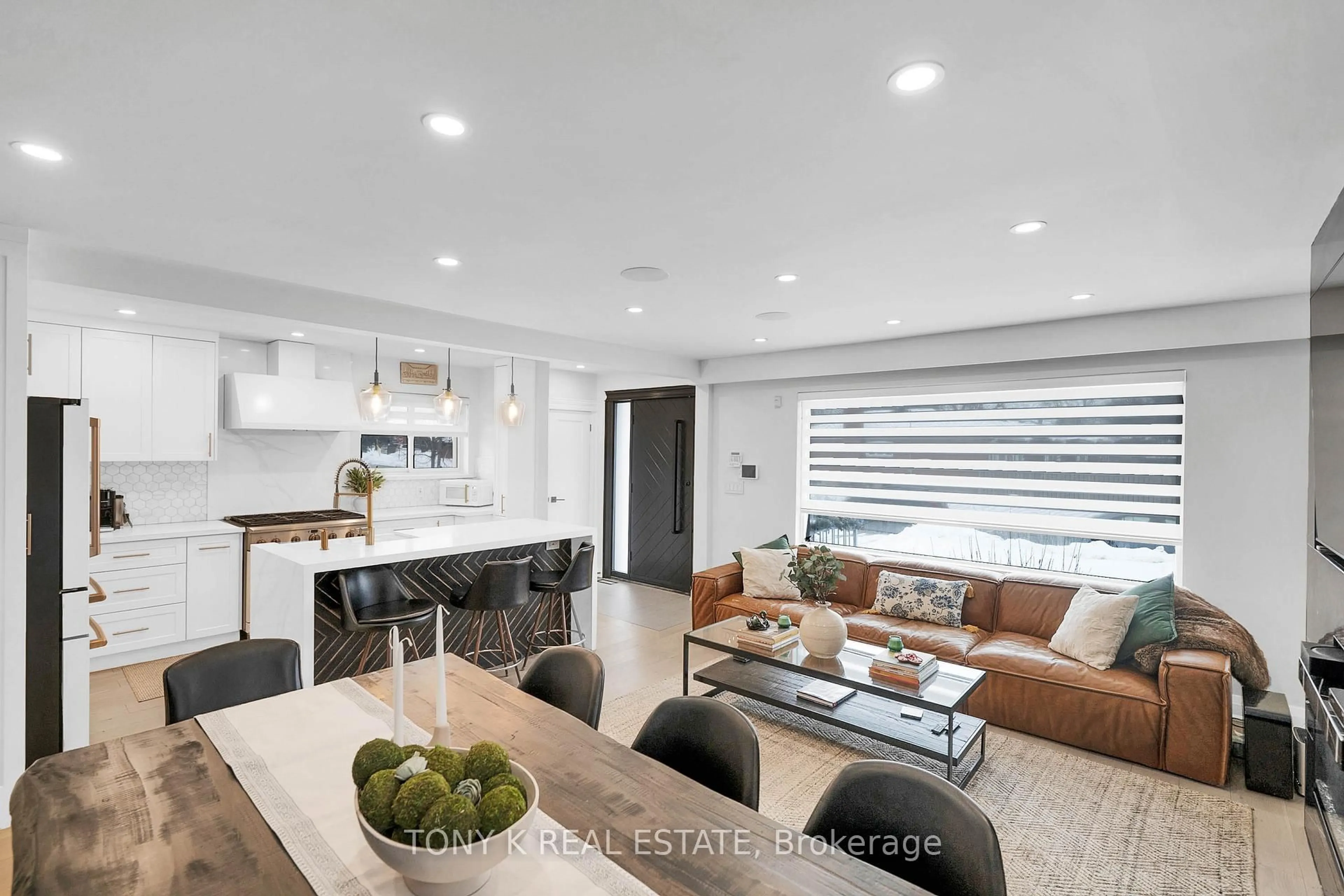 Living room with furniture, unknown for 50 Ranstone Gdns, Toronto Ontario M1K 2T4