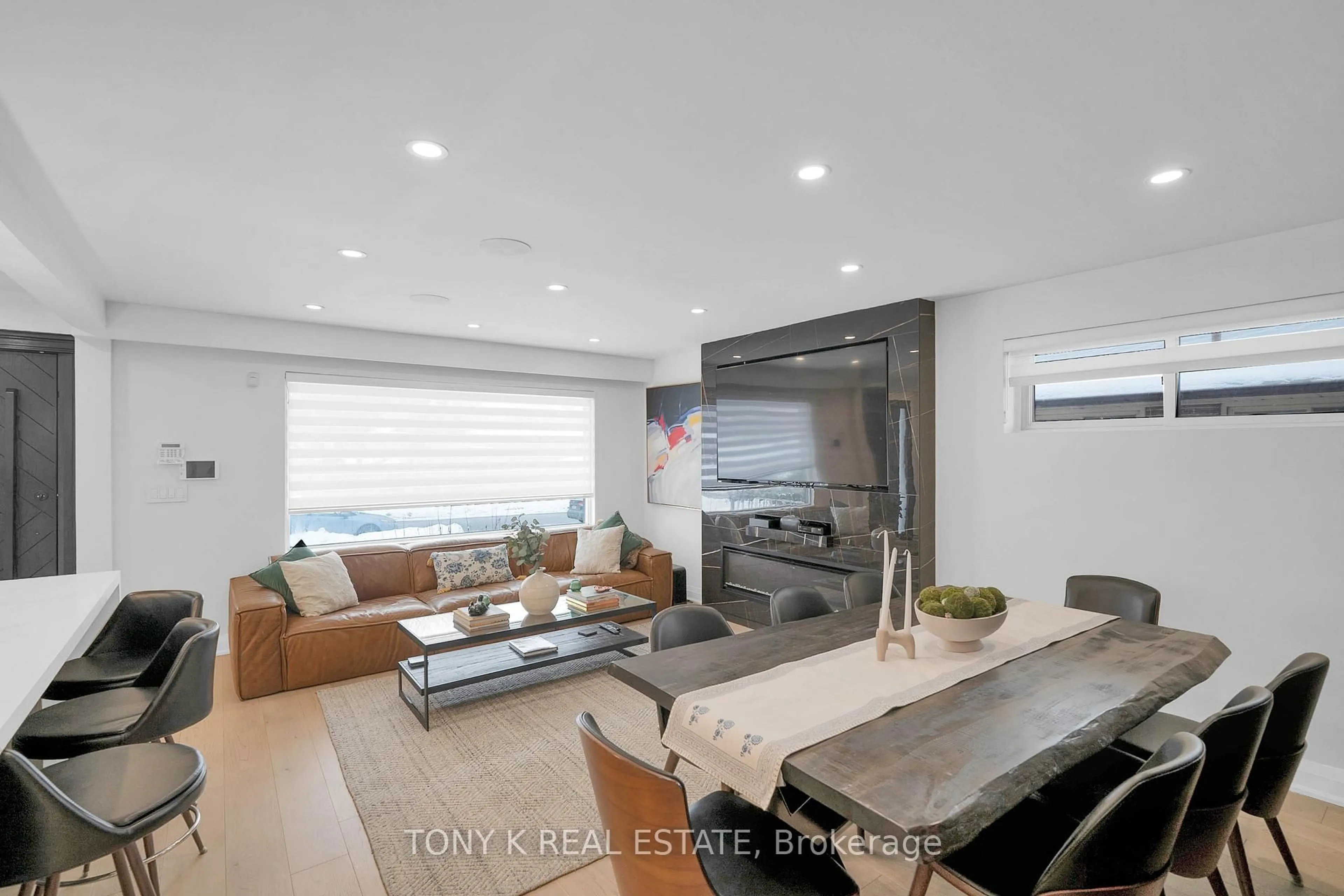 Living room with furniture, unknown for 50 Ranstone Gdns, Toronto Ontario M1K 2T4