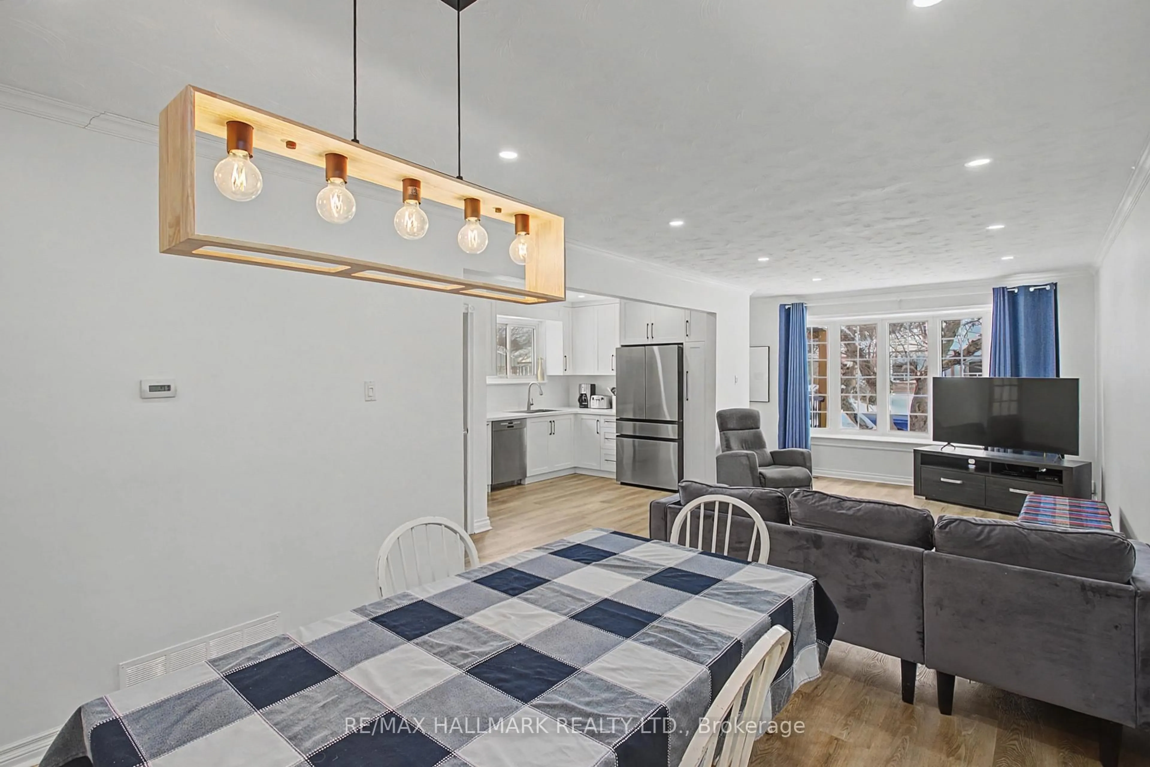 Open concept kitchen, unknown for 37 Avis Cres, Toronto Ontario M4B 1B8