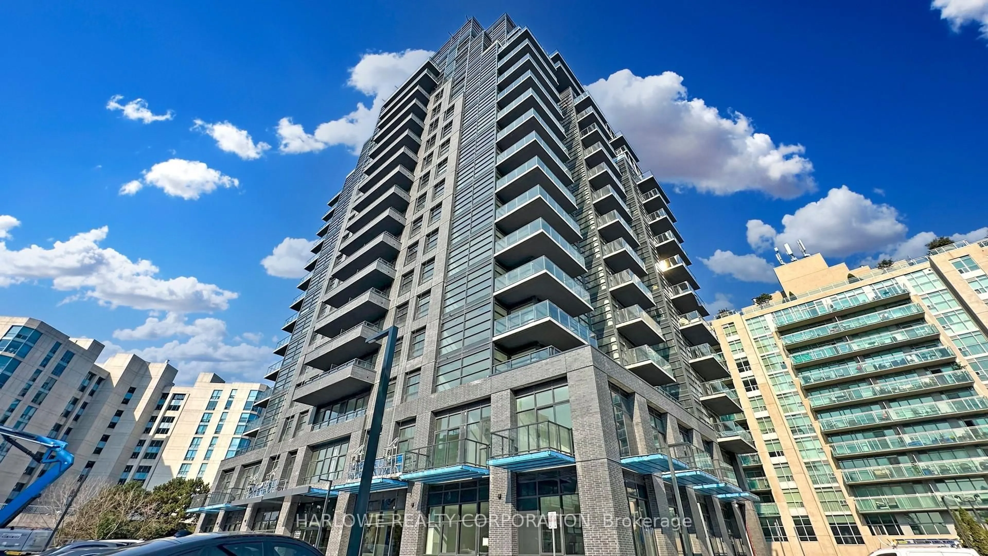 Indoor foyer for 1606 Charles St #403 A, Whitby Ontario L1N 0P1